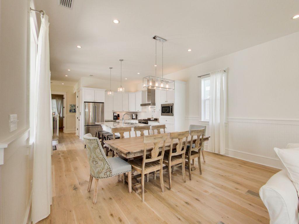 COTTAGES AT EASTERN LAKE - Residential