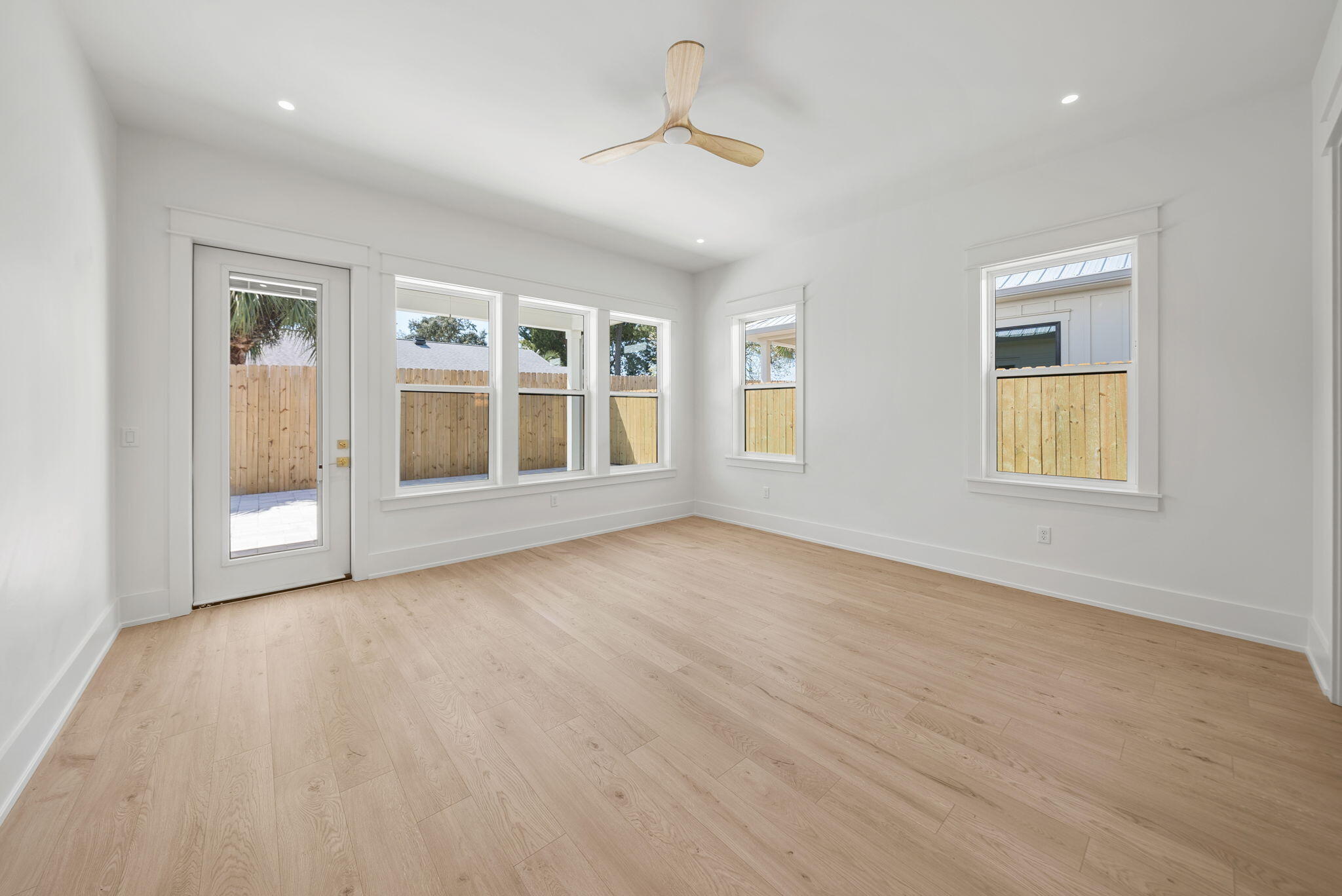 RIVIERA BEACH - Residential