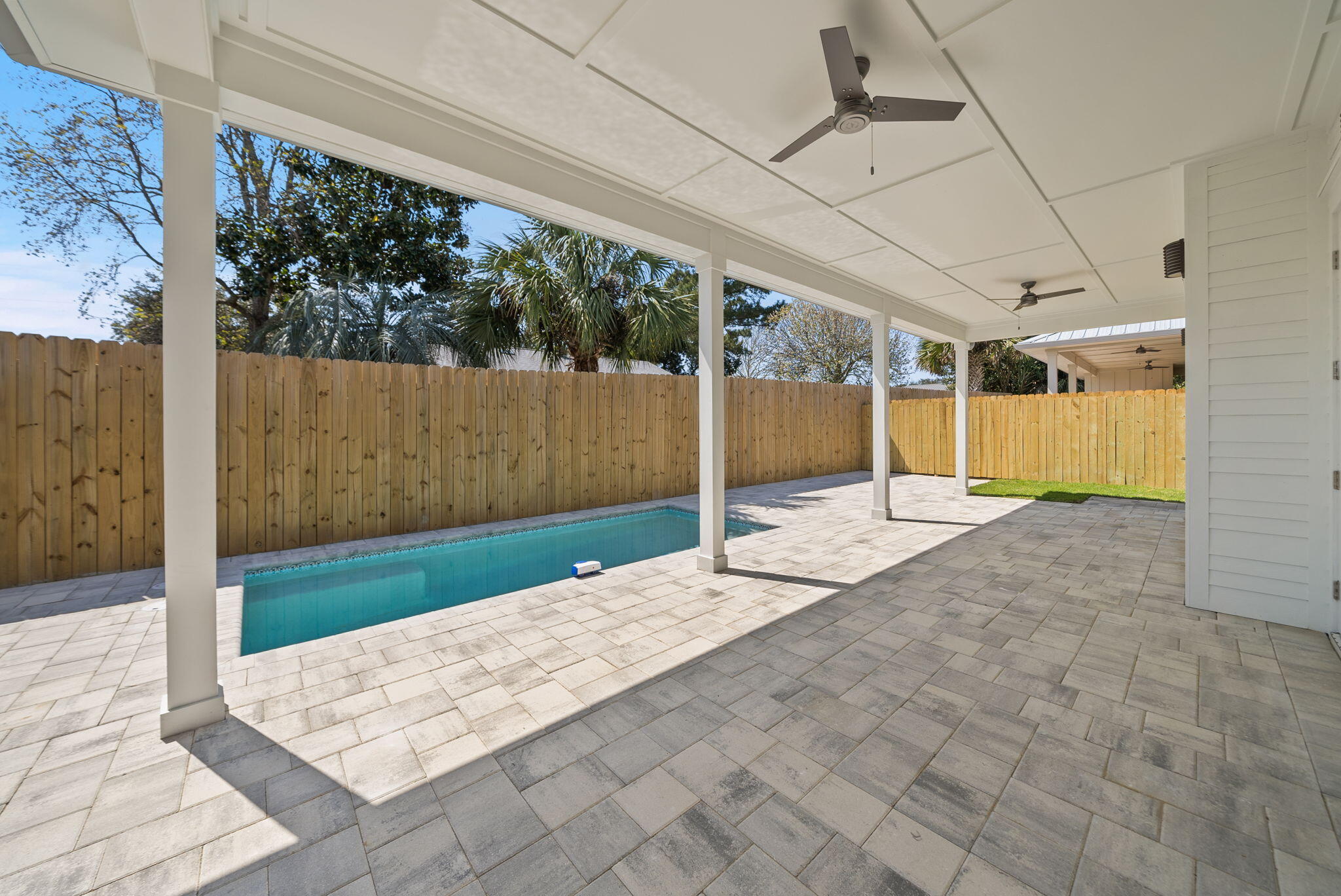 RIVIERA BEACH - Residential