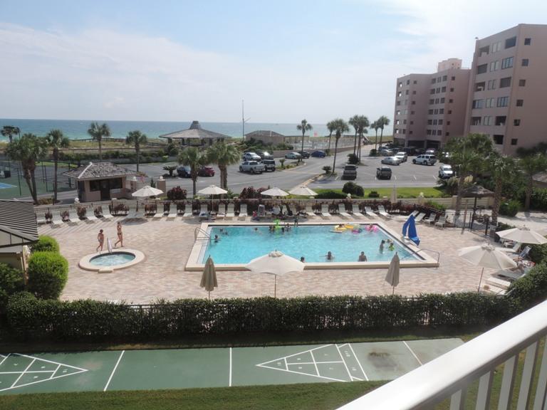 ISLANDER CONDO - Residential