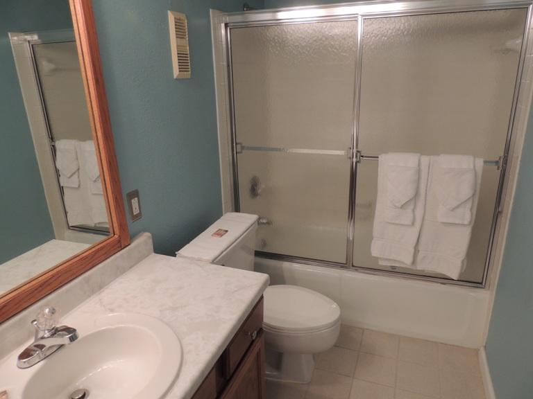 ISLANDER CONDO - Residential