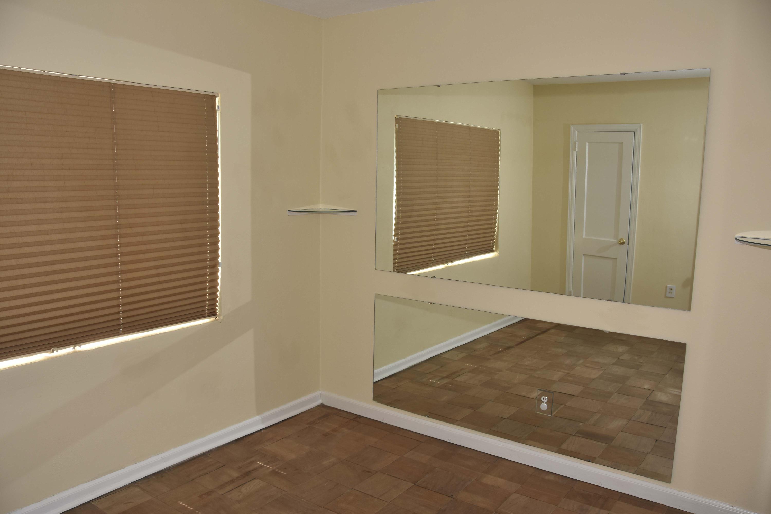 ELLIOTTS POINT - Residential