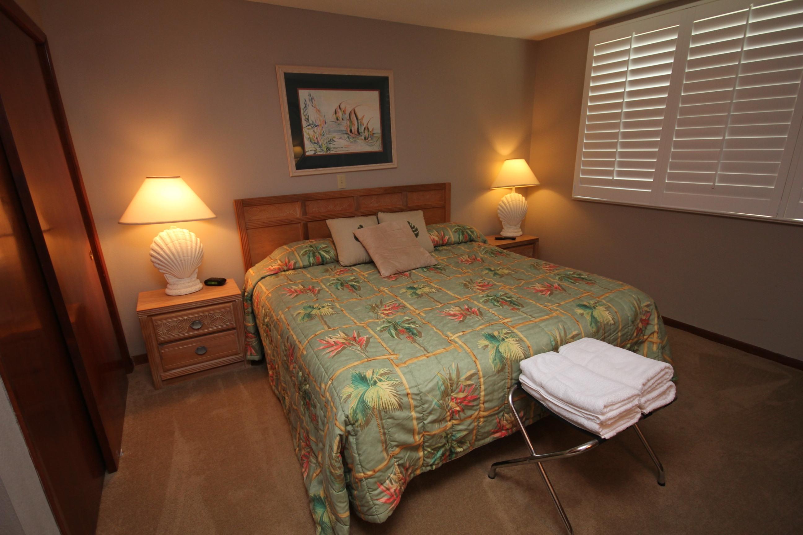 ISLANDER CONDO PH I, - Residential