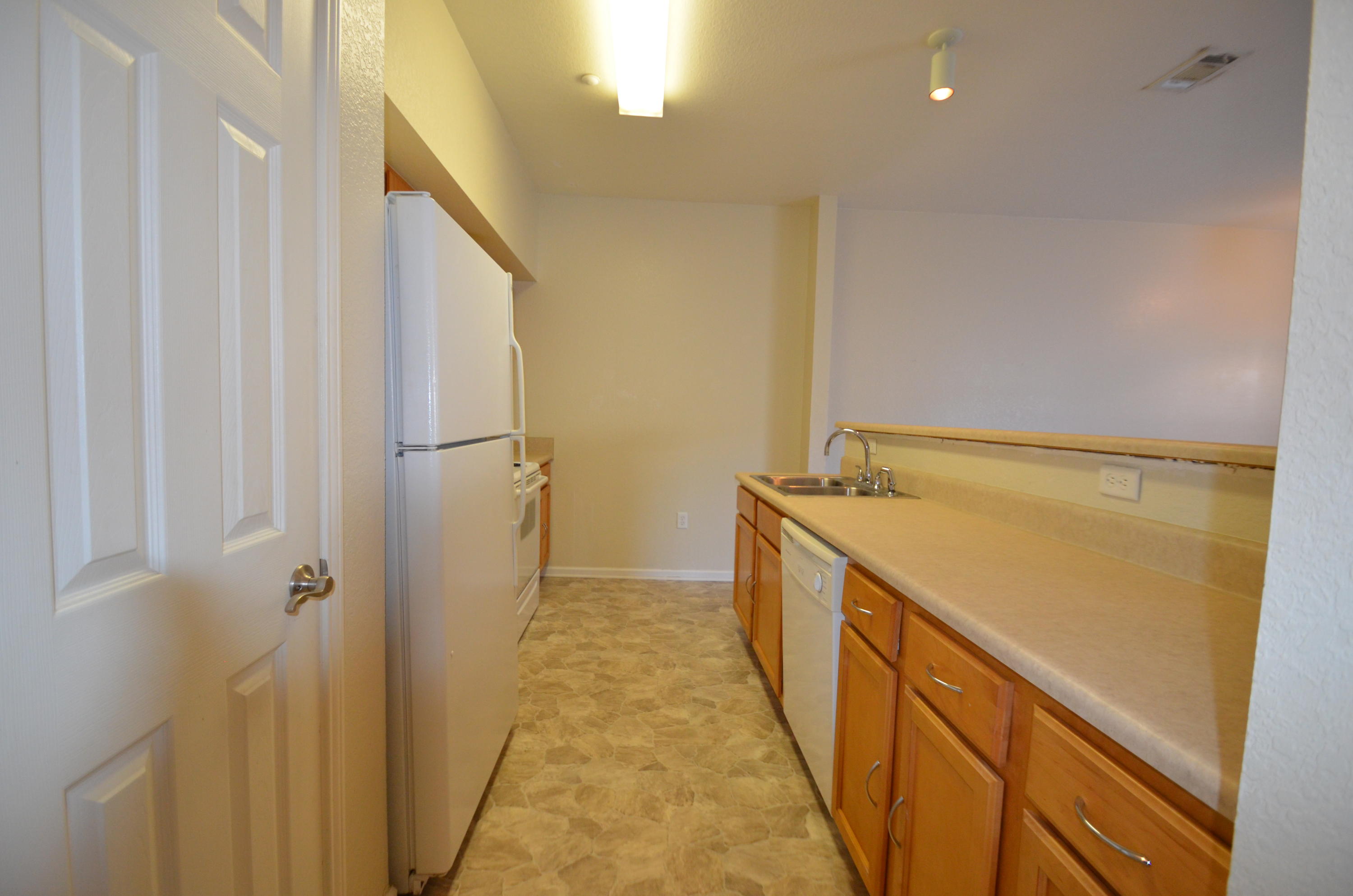 YACHT CLUB OAKS - Residential