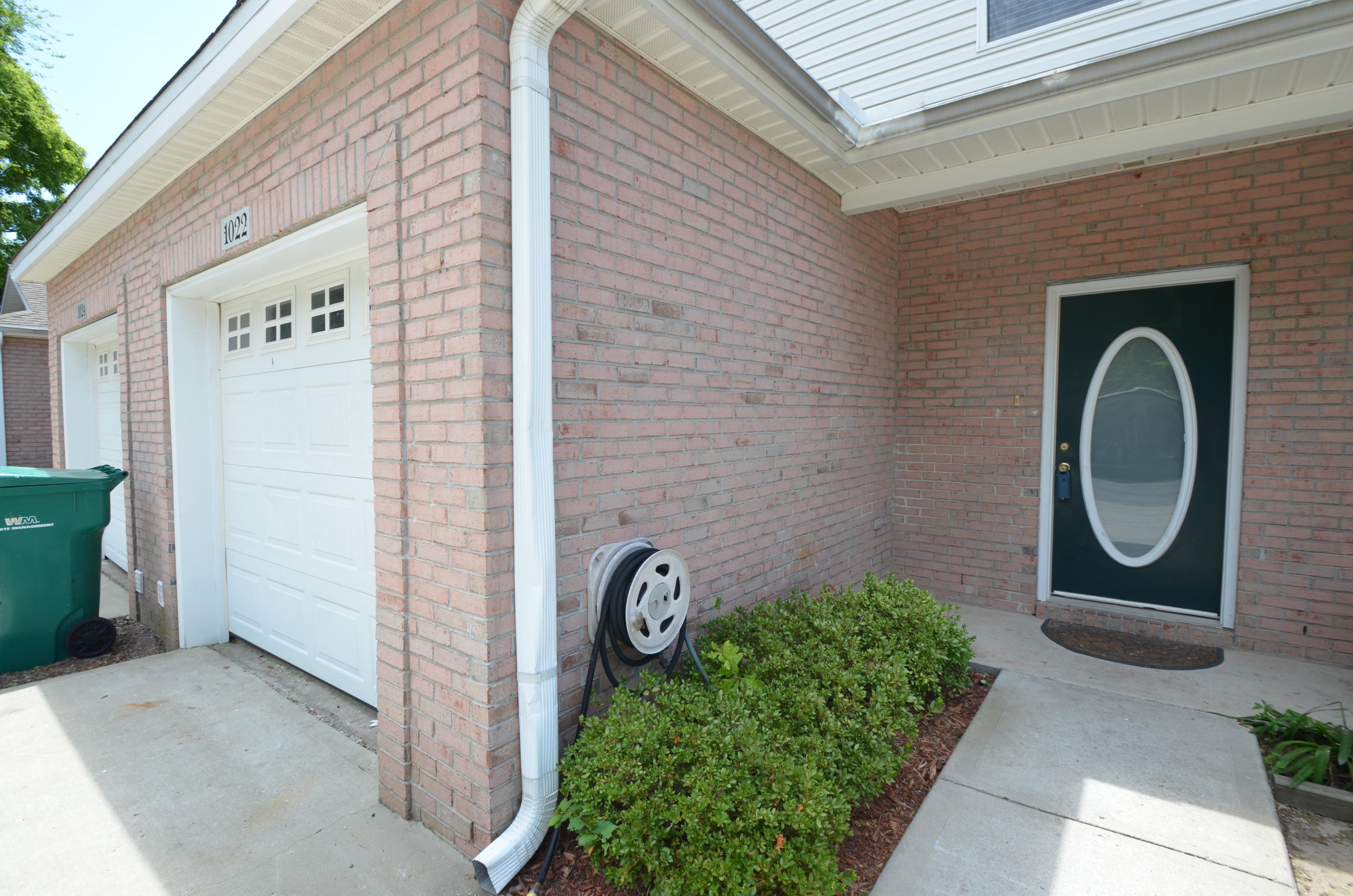 YACHT CLUB OAKS - Residential