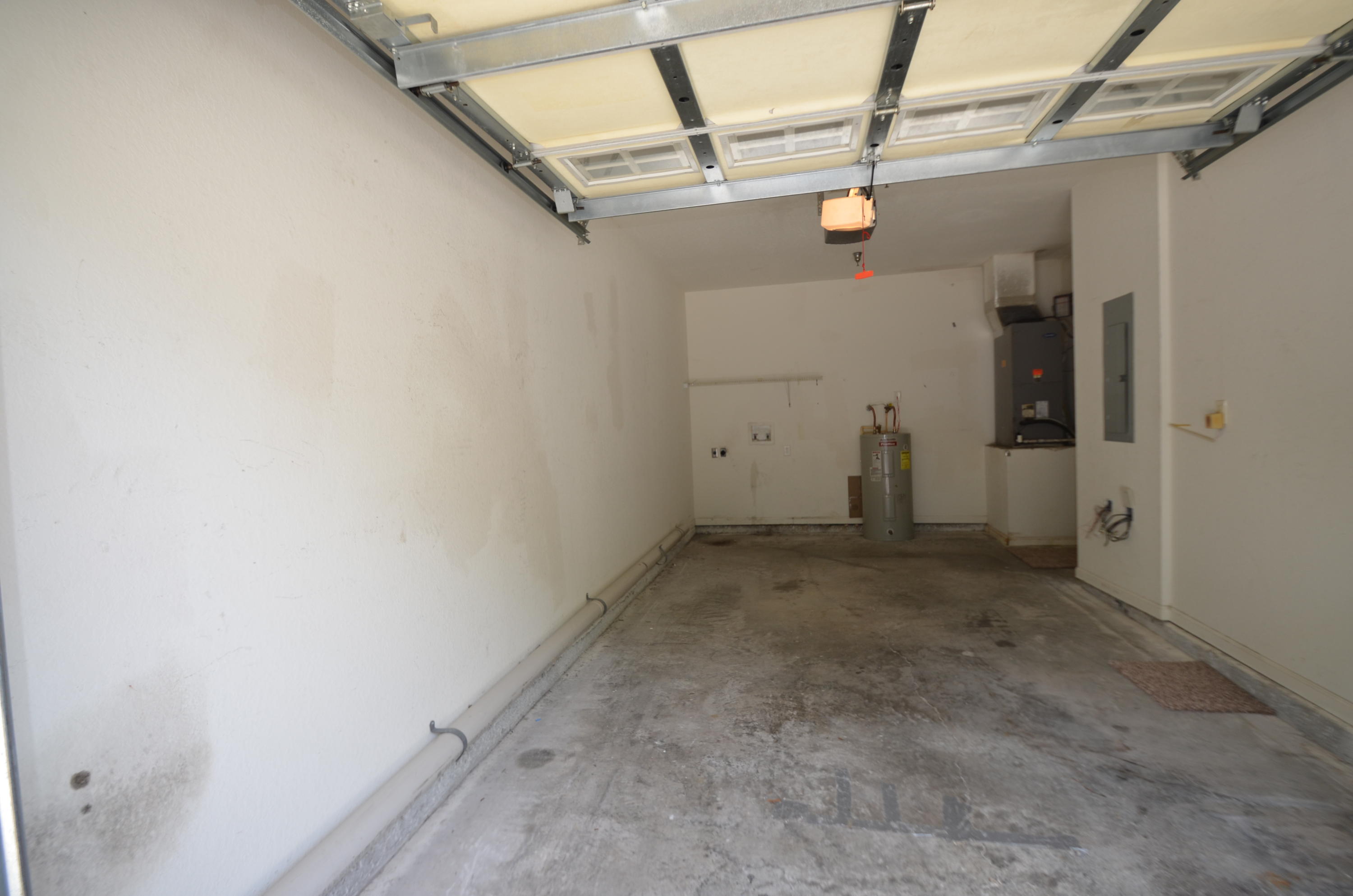 YACHT CLUB OAKS - Residential