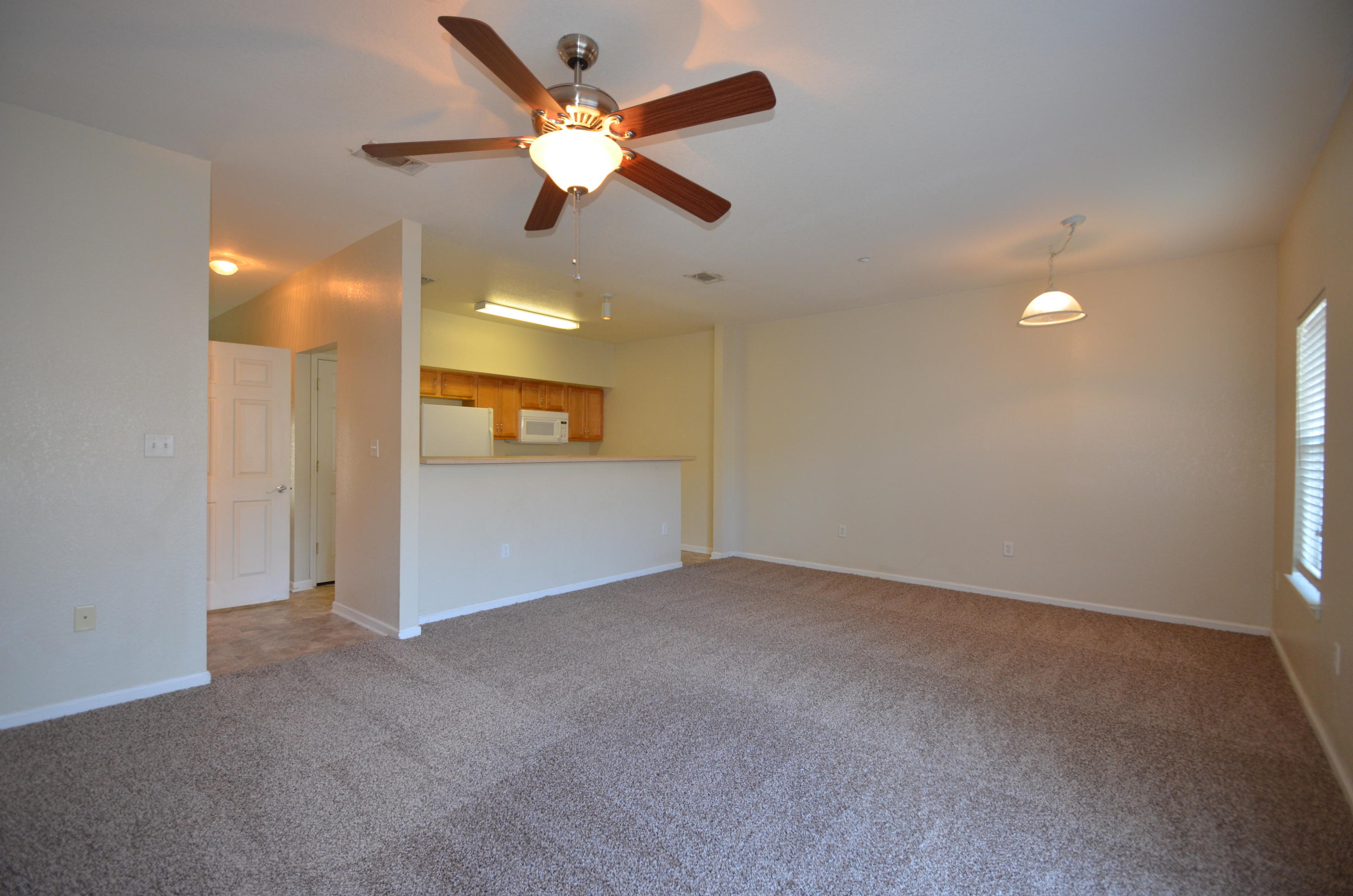 YACHT CLUB OAKS - Residential