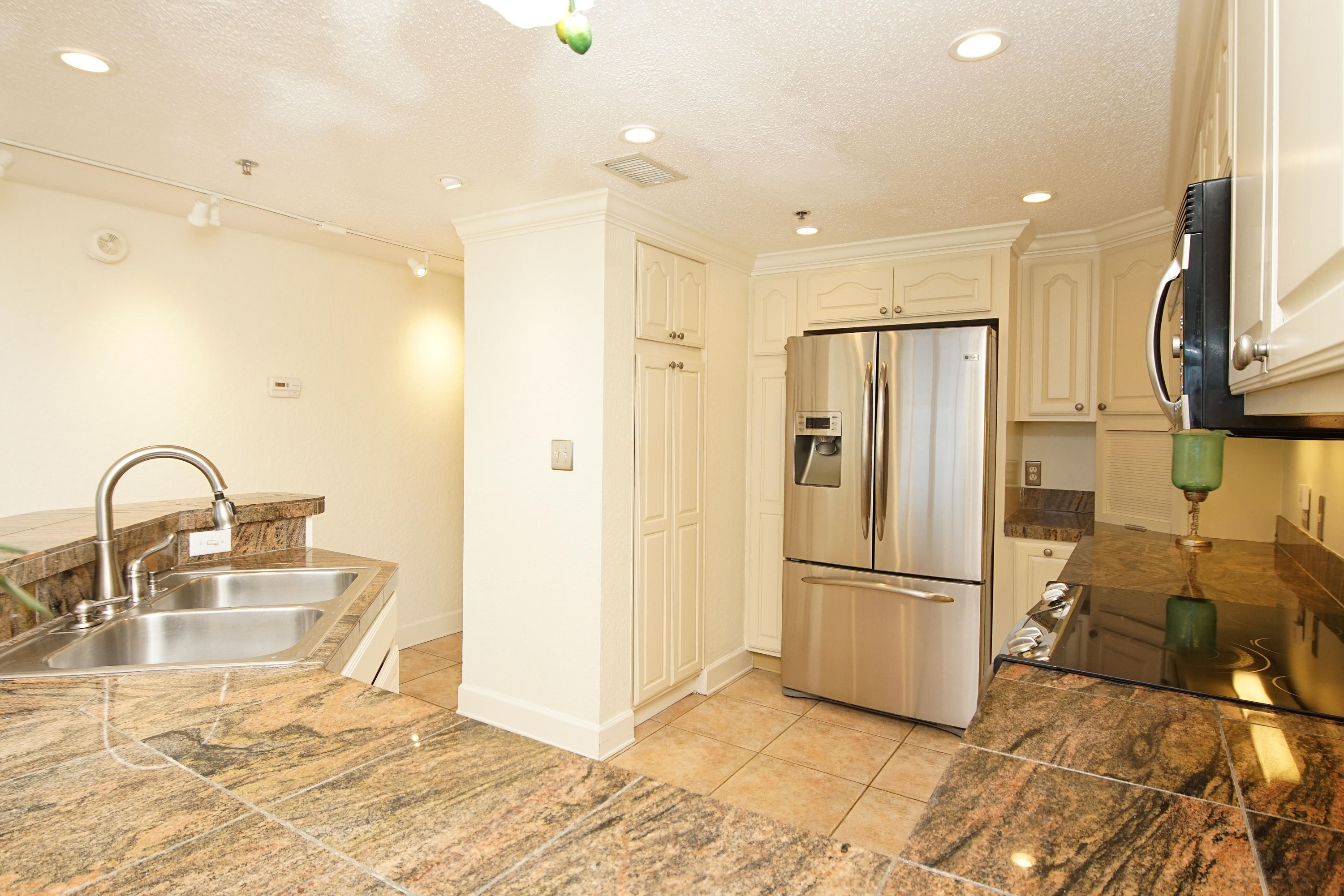 JADE EAST TOWERS CONDO - Residential