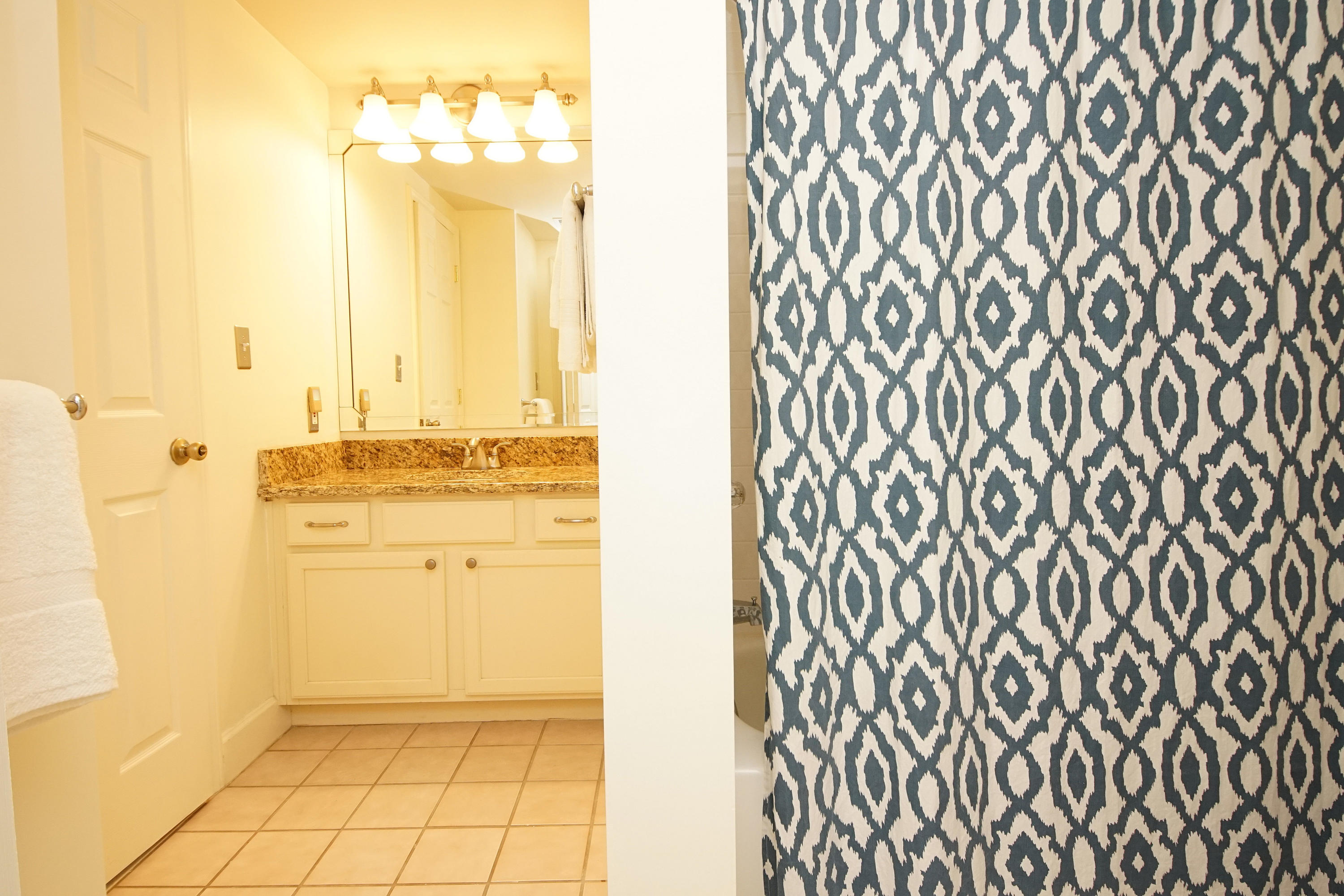 JADE EAST TOWERS CONDO - Residential