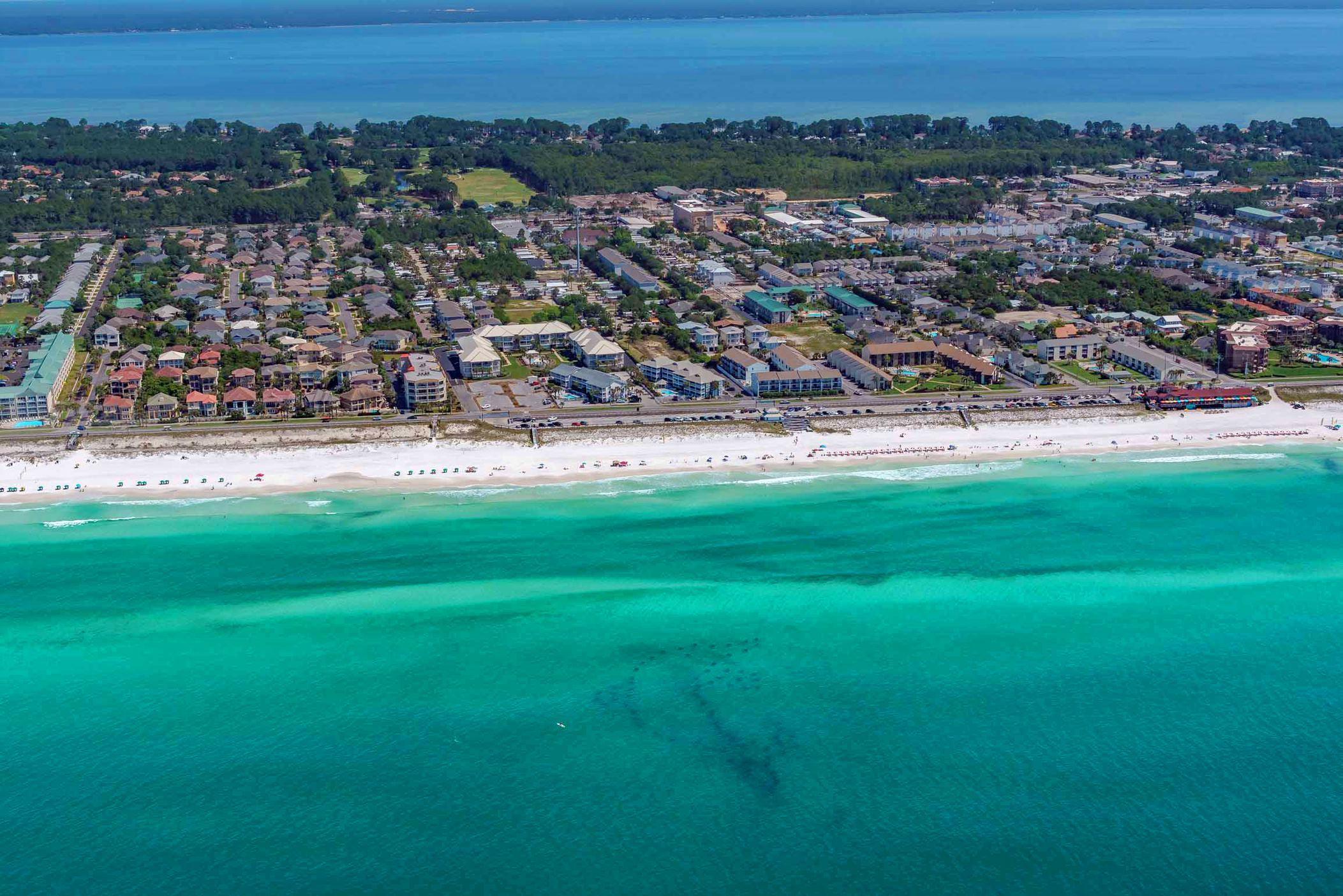 EMERALD WATERS VILLAGE - Residential