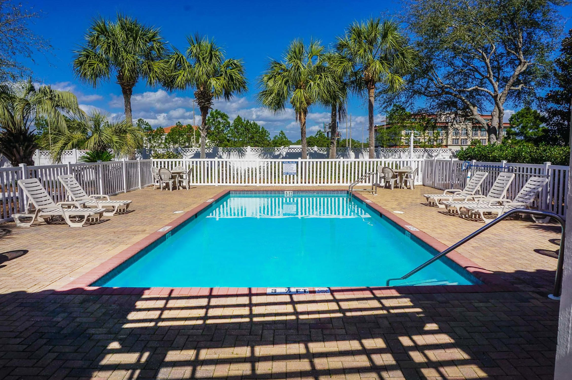 EMERALD WATERS VILLAGE - Residential