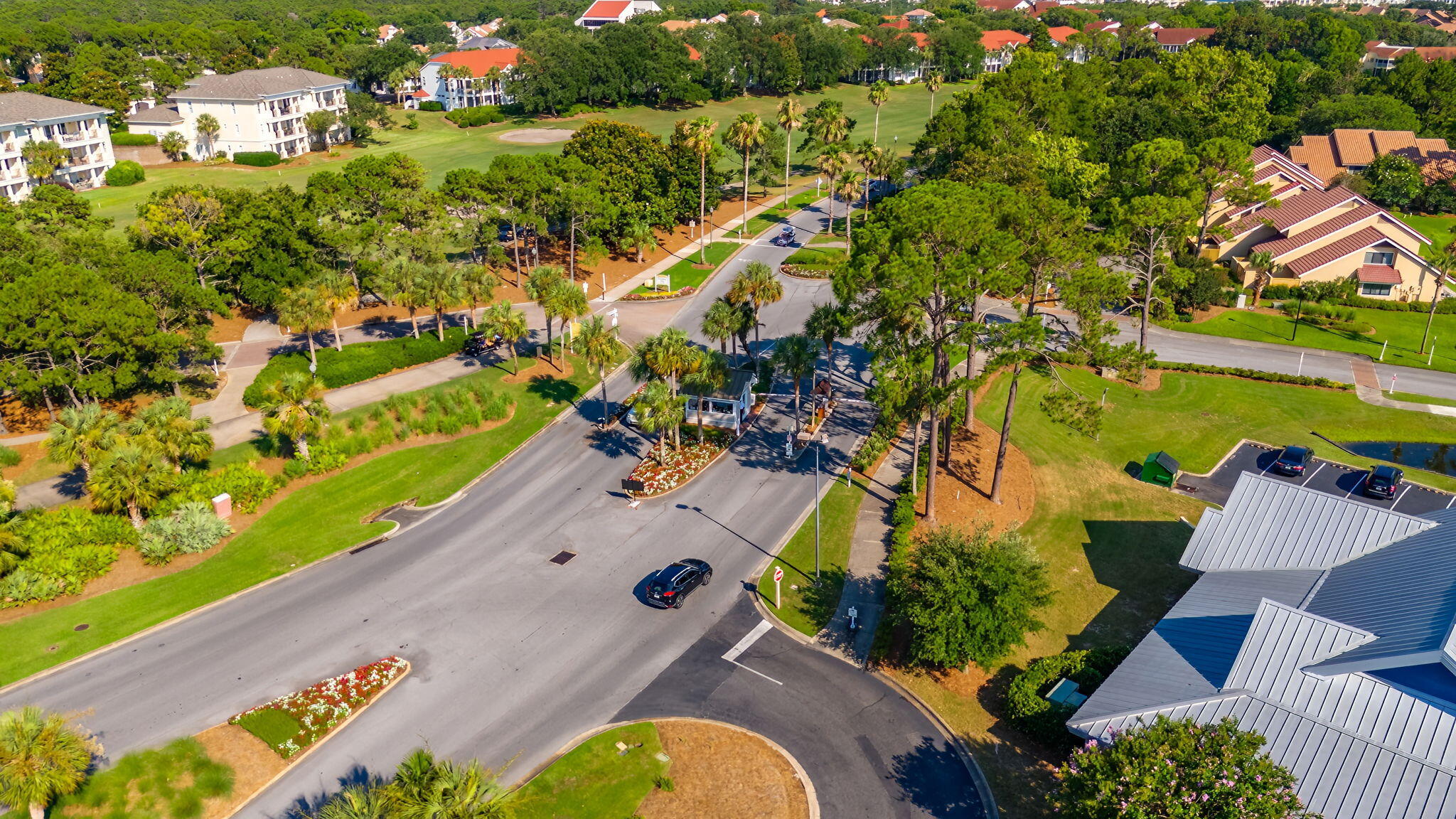 BUNGALOS AT SANDESTIN - Residential