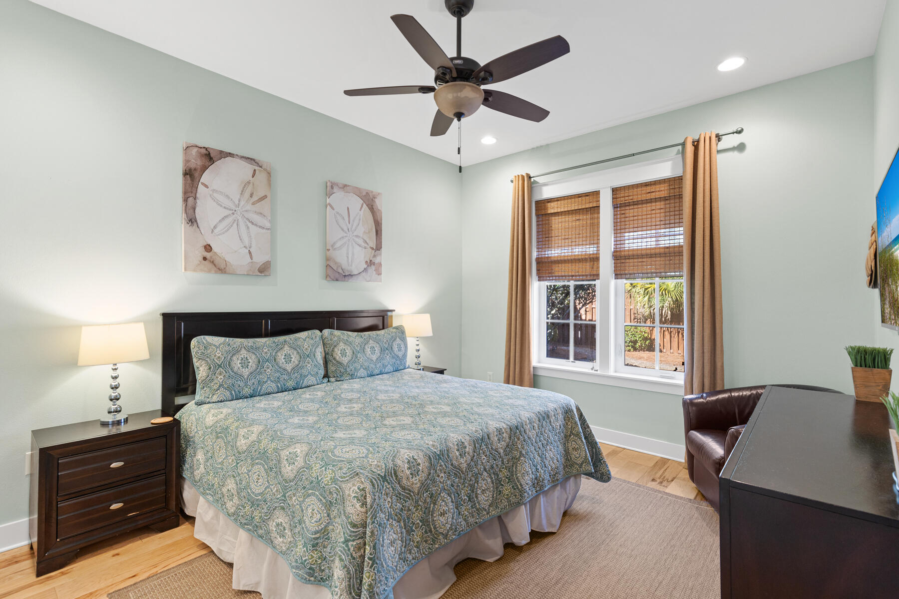 BUNGALOS AT SANDESTIN - Residential