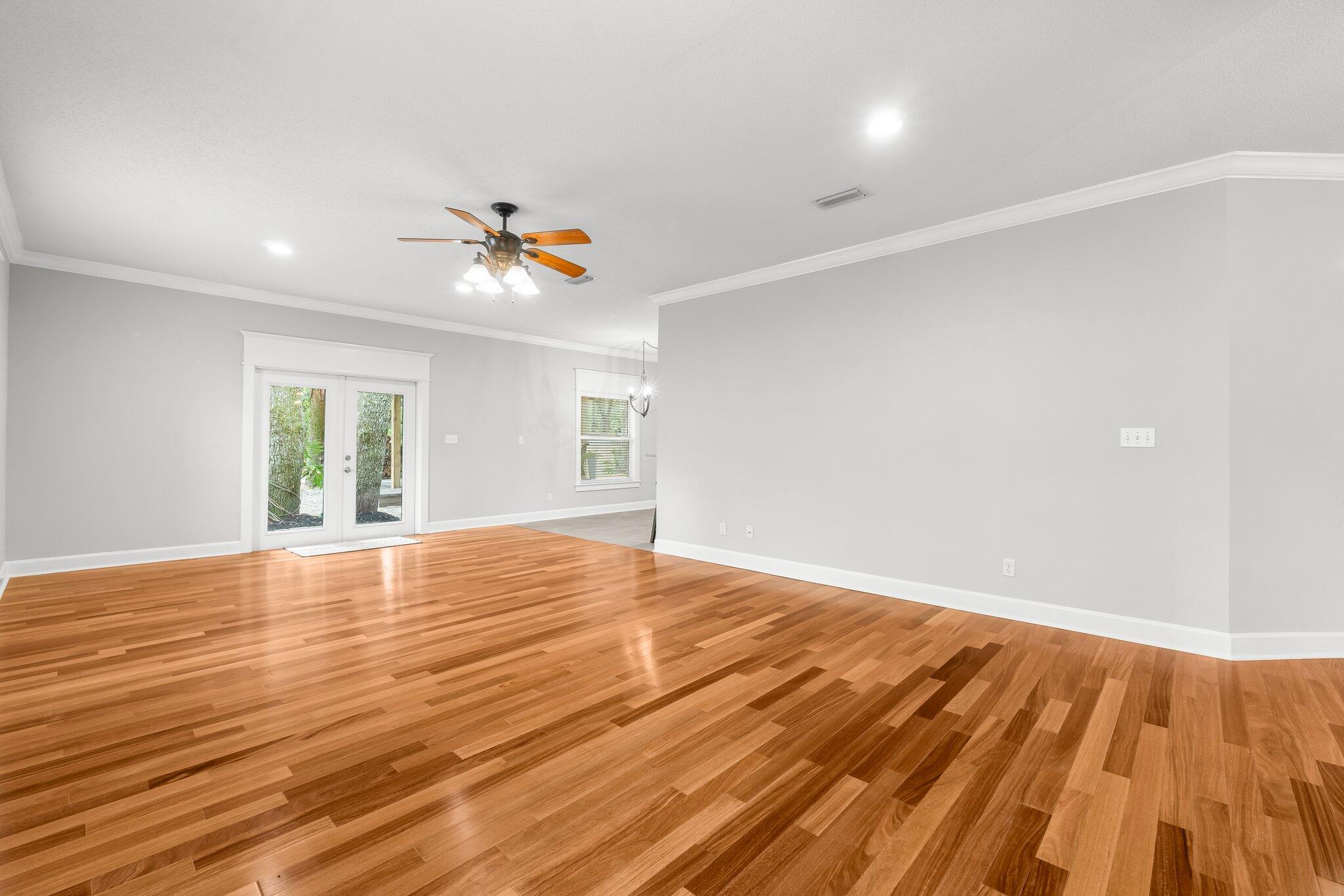 BAY GROVE - Residential