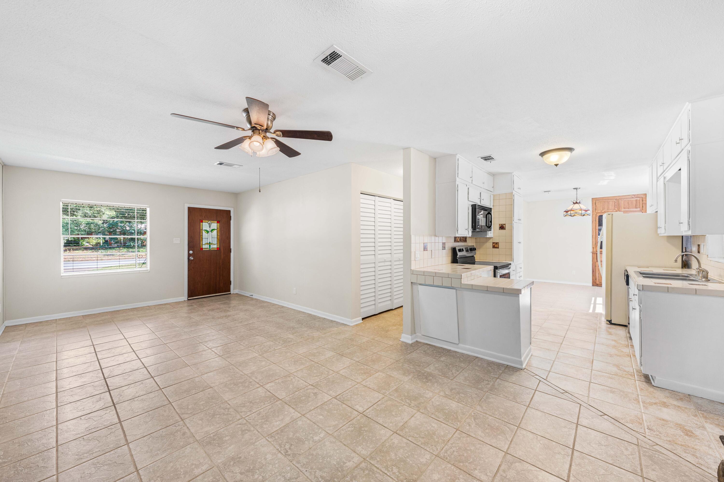 814 Tuxedo Drive