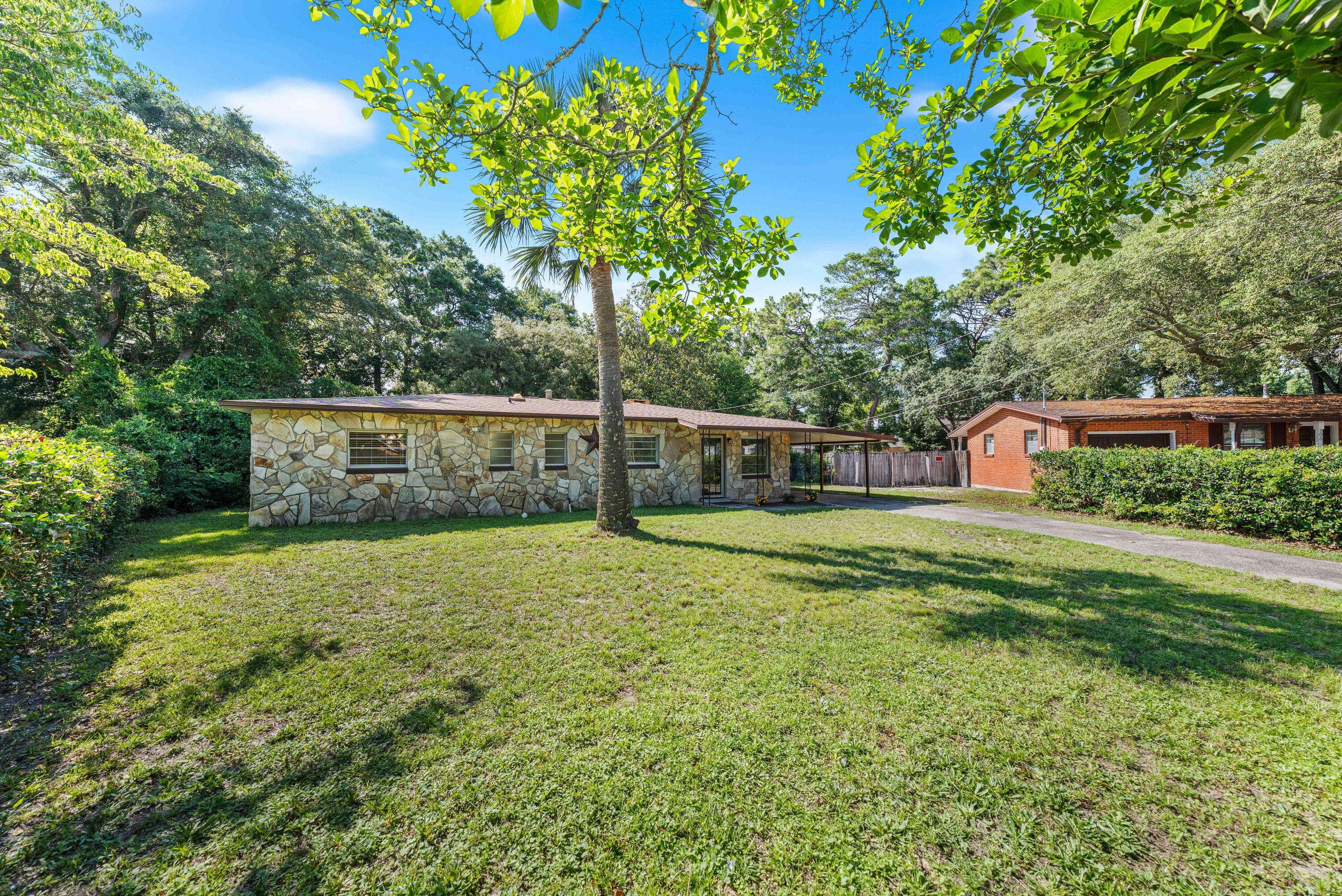 814 Tuxedo Drive