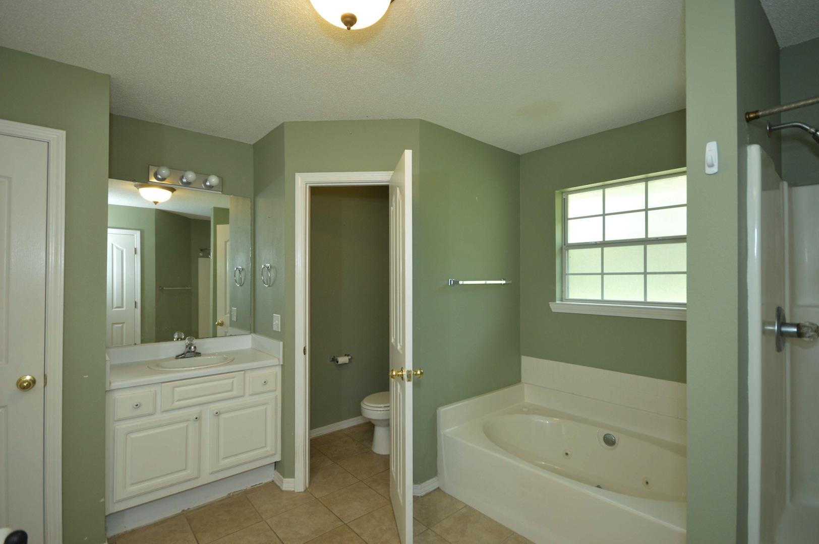 TOM KING ESTATES - Residential