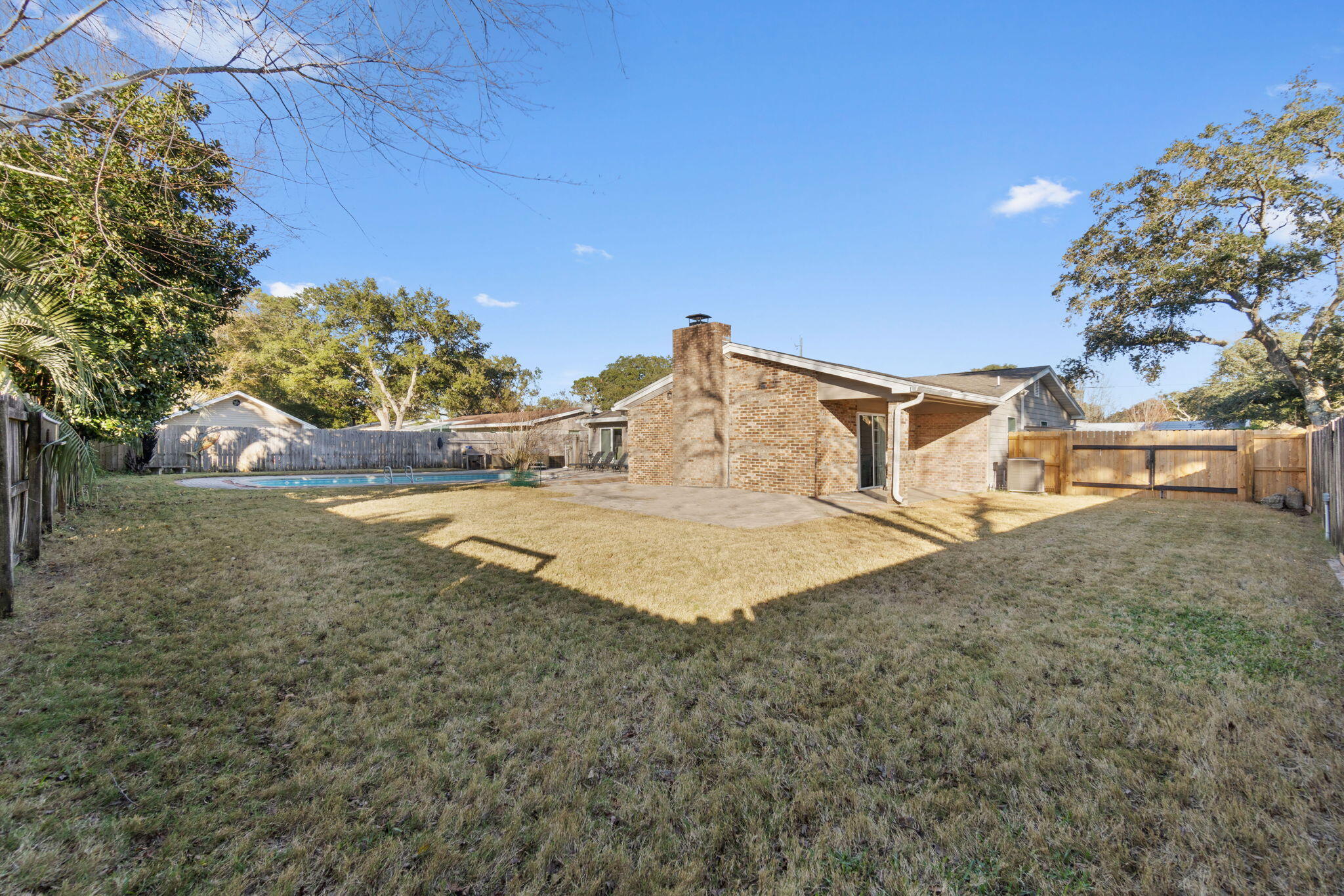 COUNTRY CLUB ESTATES 1ST ADDN - Residential