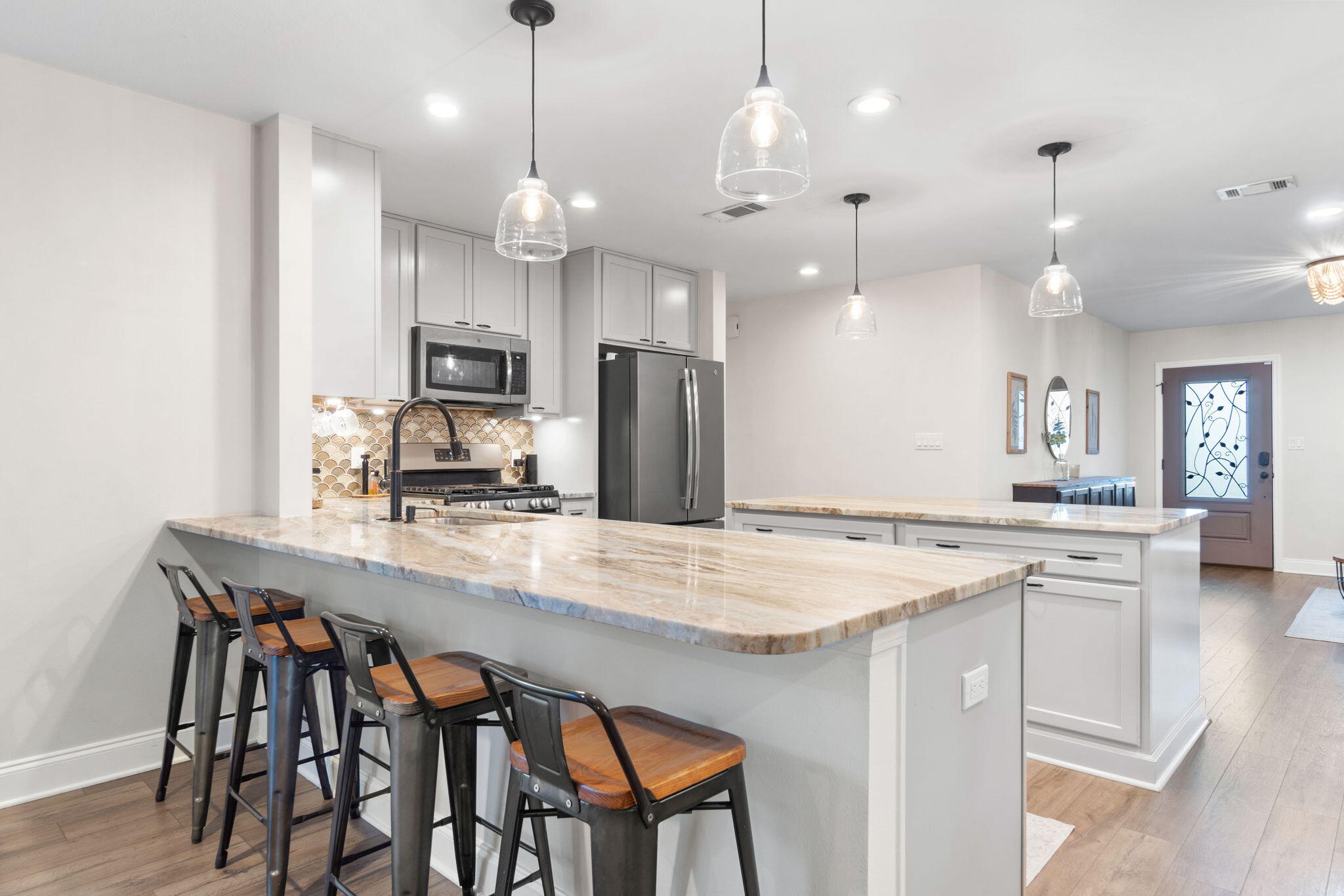 COUNTRY CLUB ESTATES 1ST ADDN - Residential