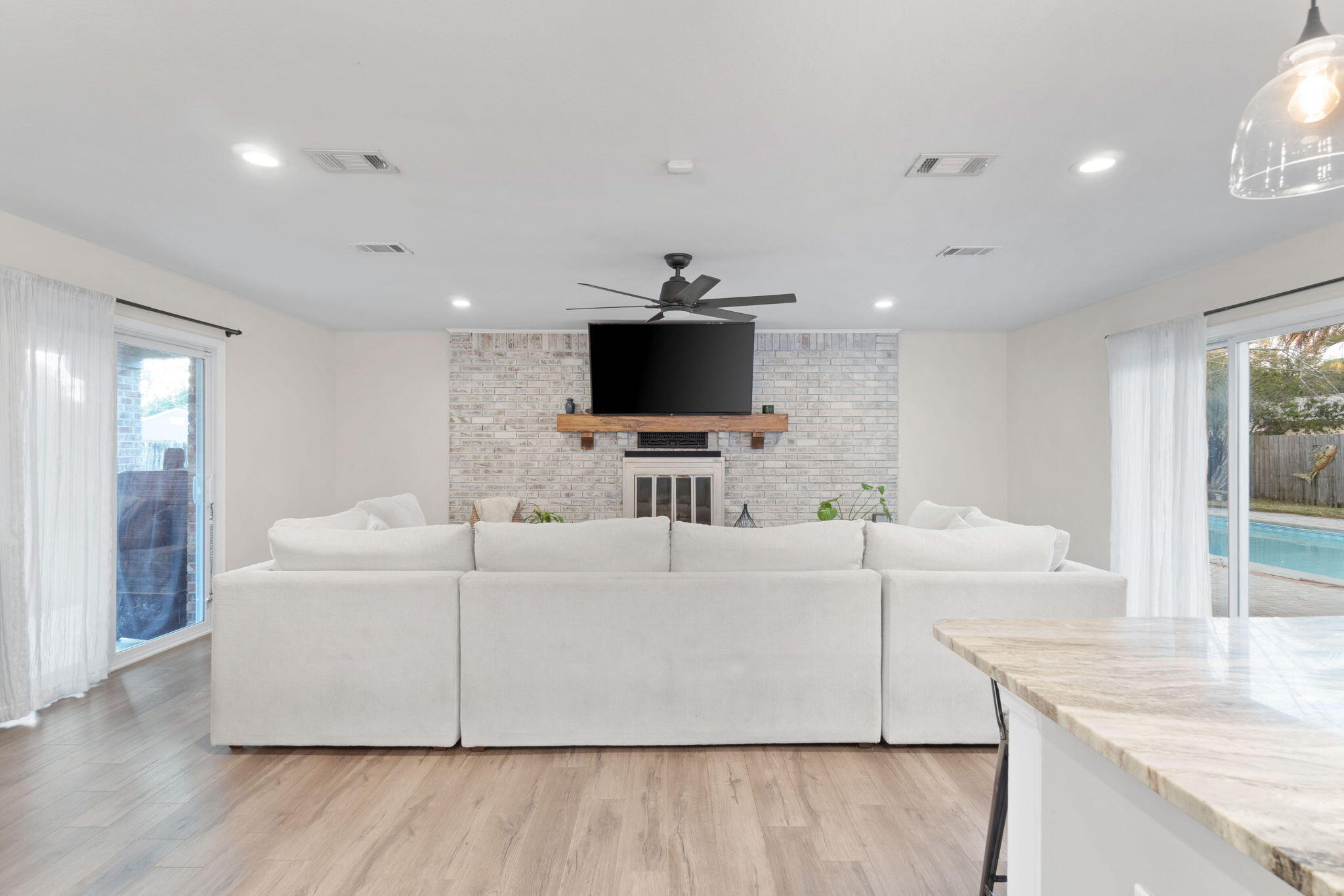 COUNTRY CLUB ESTATES 1ST ADDN - Residential