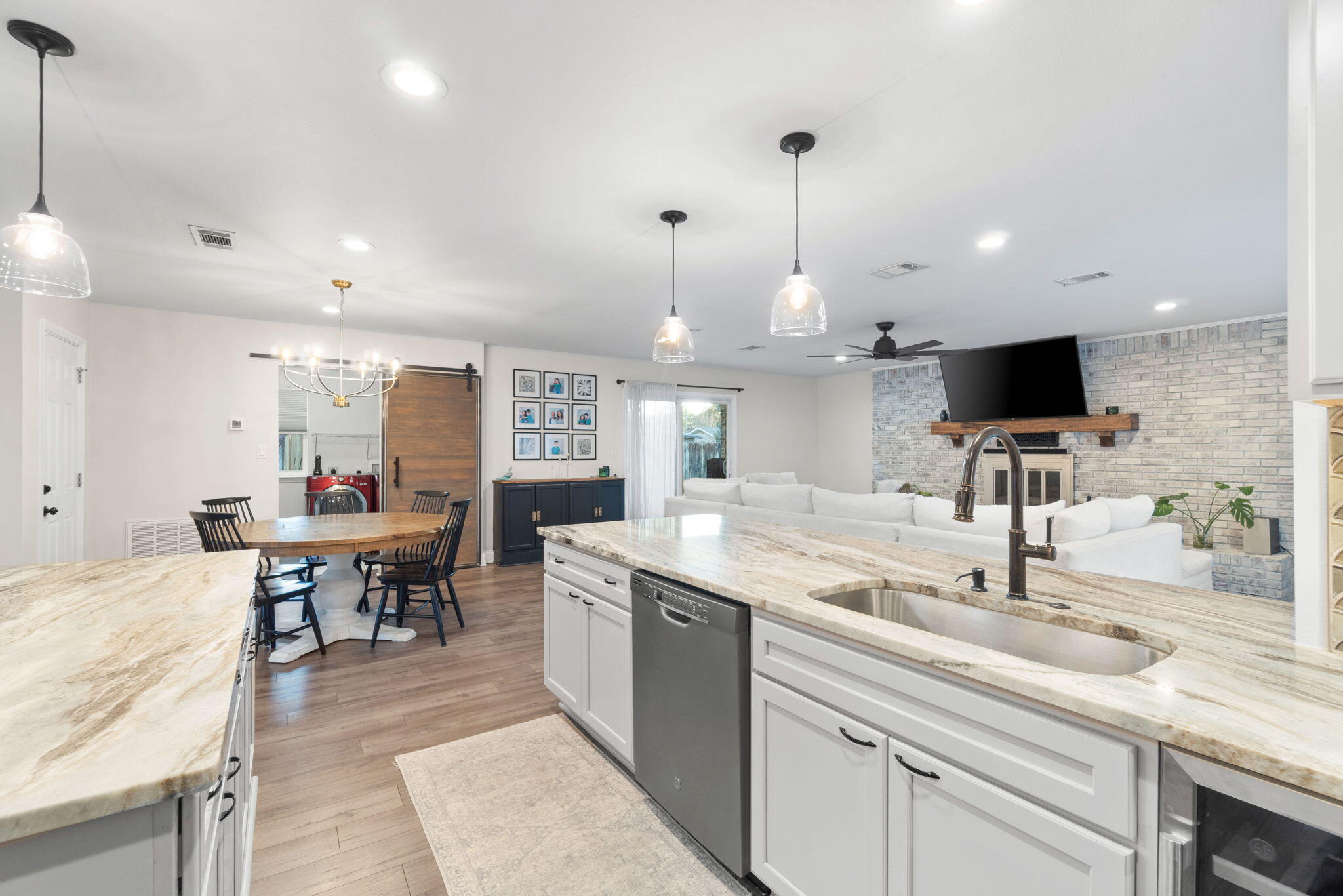 COUNTRY CLUB ESTATES 1ST ADDN - Residential