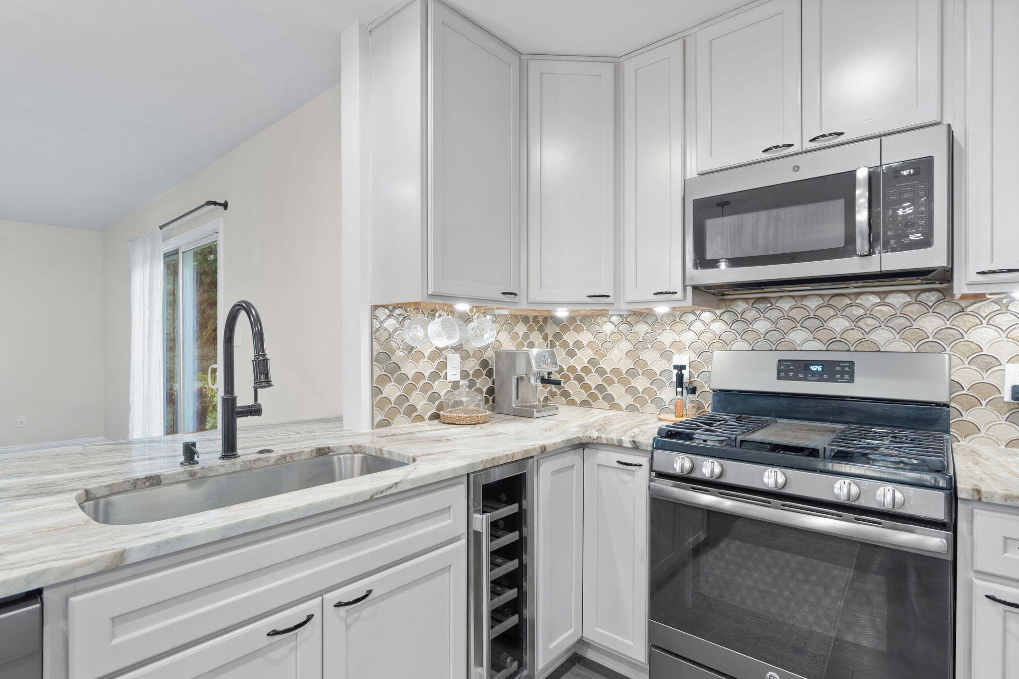 COUNTRY CLUB ESTATES 1ST ADDN - Residential