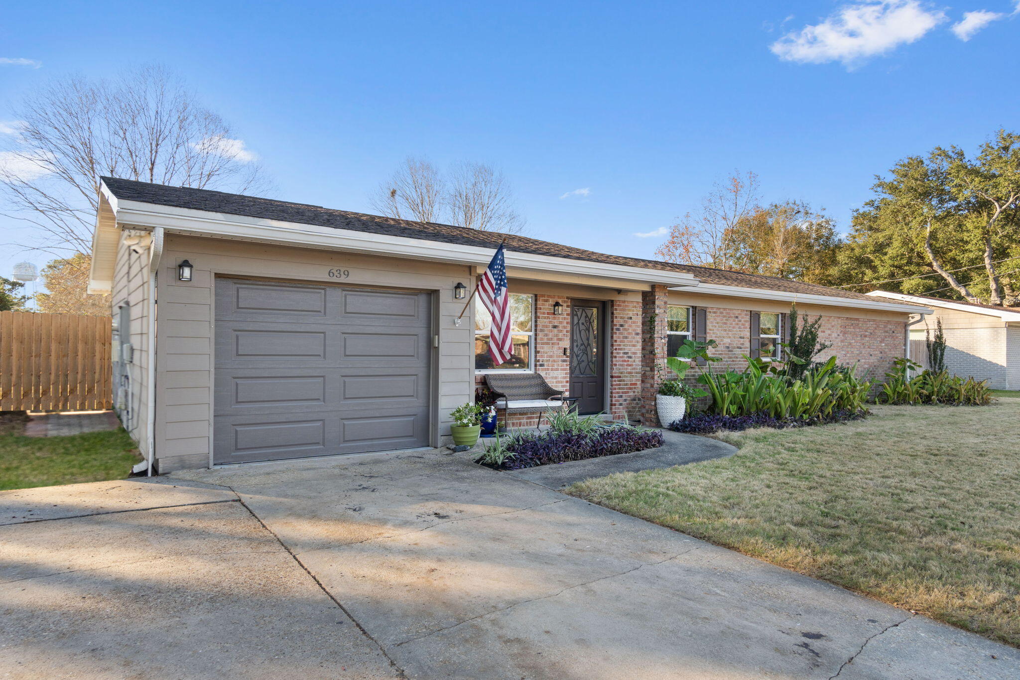 COUNTRY CLUB ESTATES 1ST ADDN - Residential