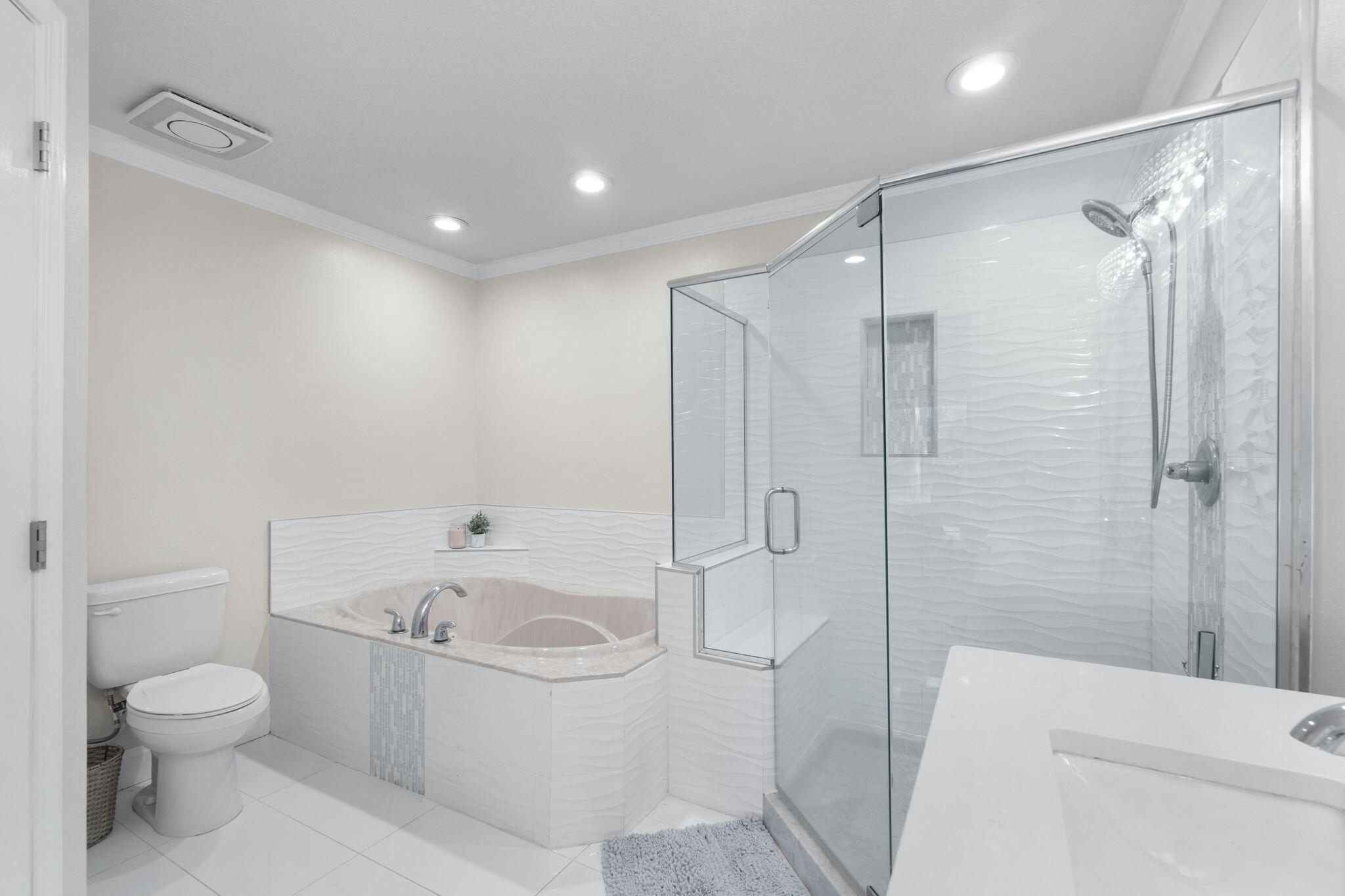 COUNTRY CLUB ESTATES 1ST ADDN - Residential