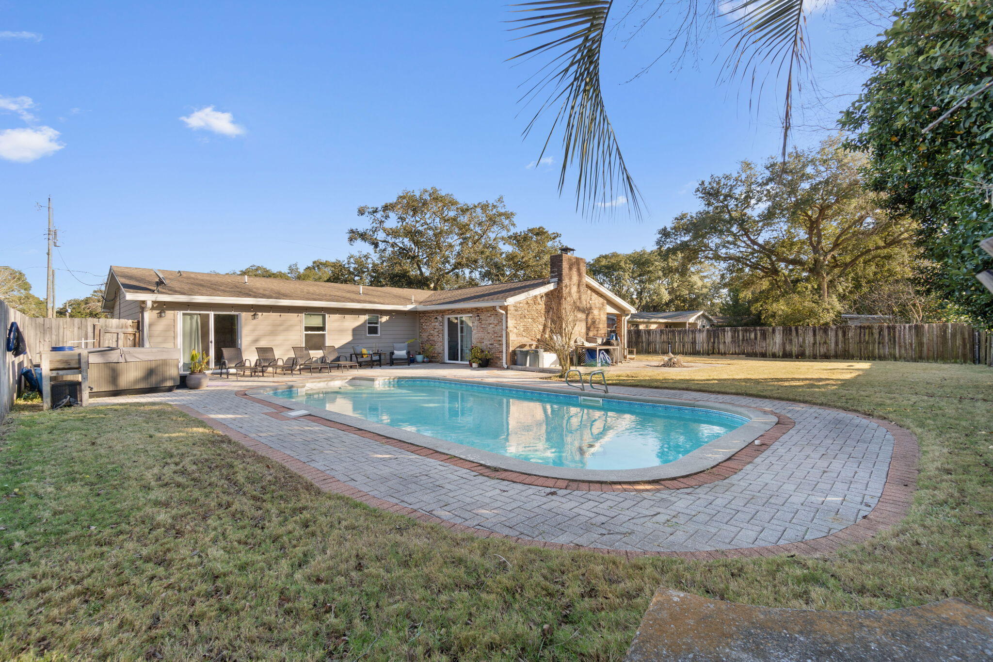 COUNTRY CLUB ESTATES 1ST ADDN - Residential