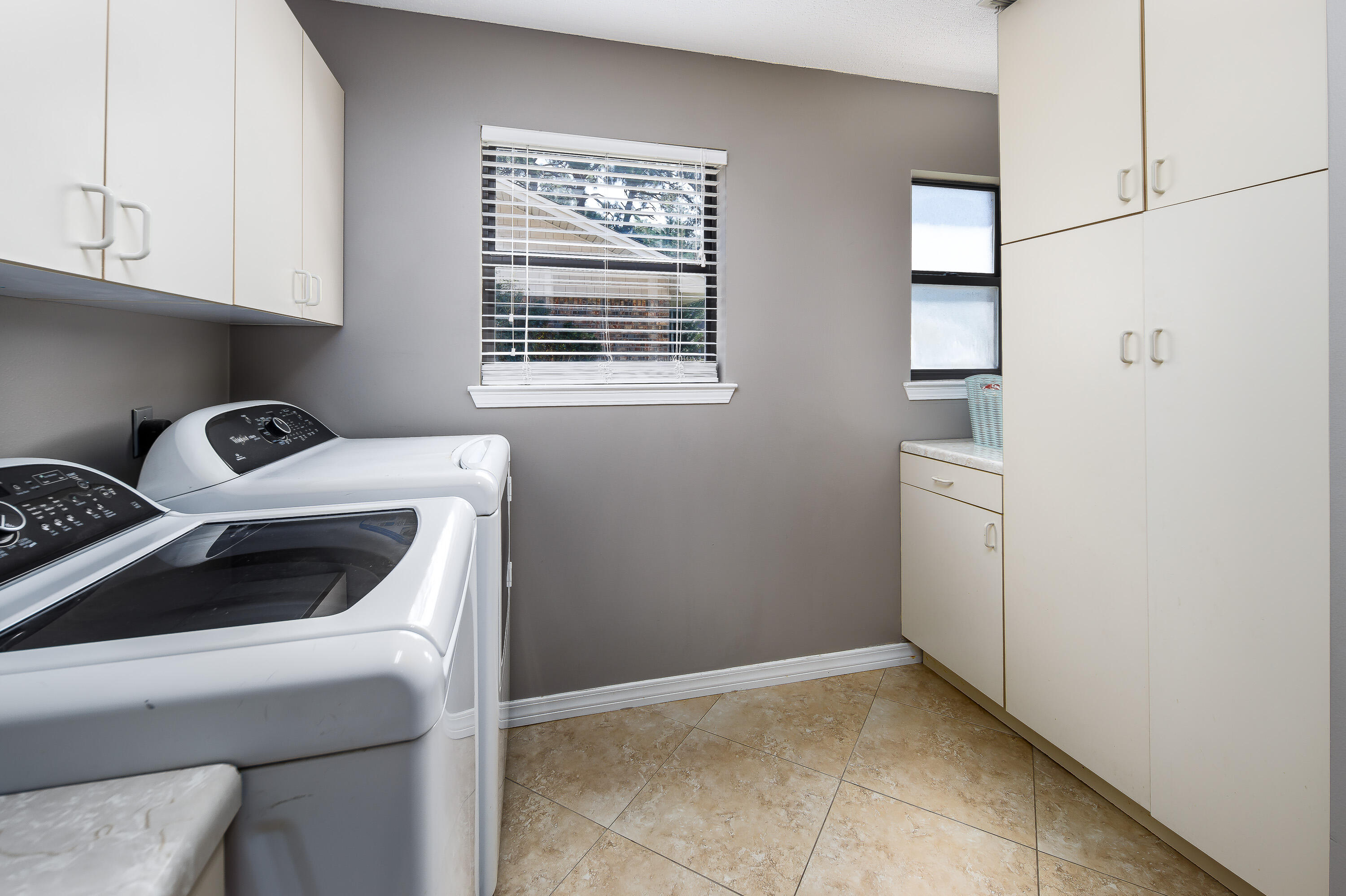 LAKE LORRAINE ESTATES 3 - Residential