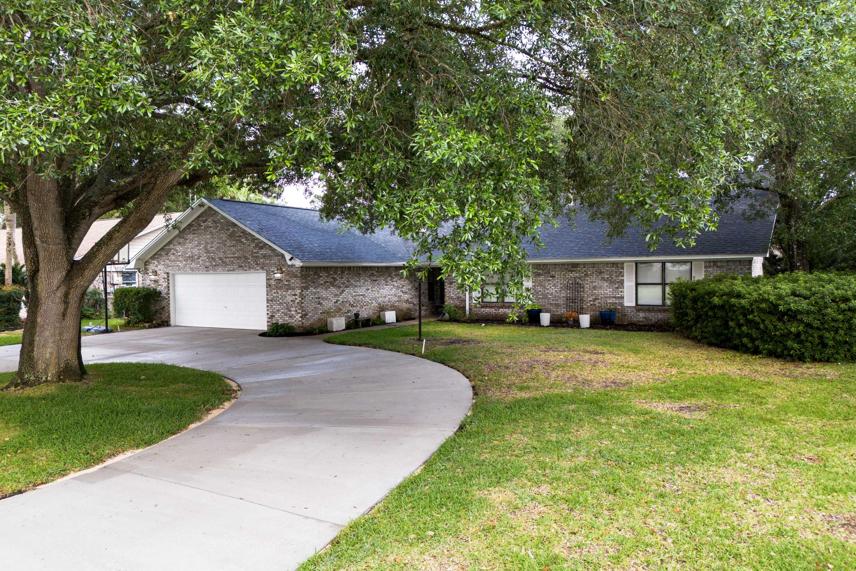 LAKE LORRAINE ESTATES 3 - Residential