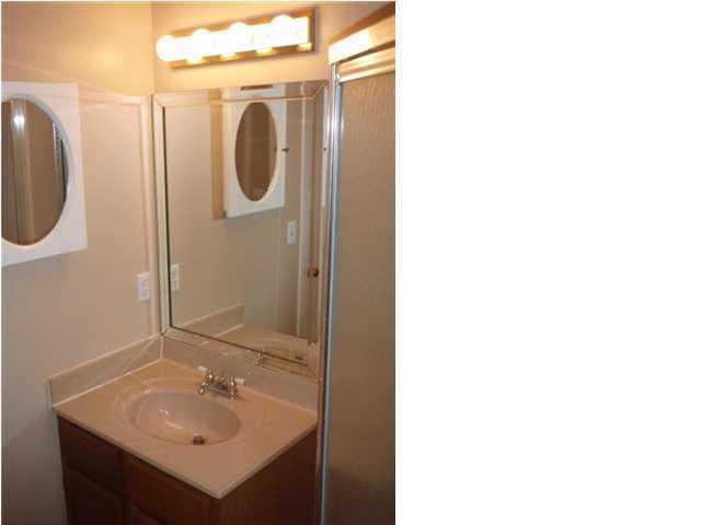 HIDDEN COVE T/H - Residential