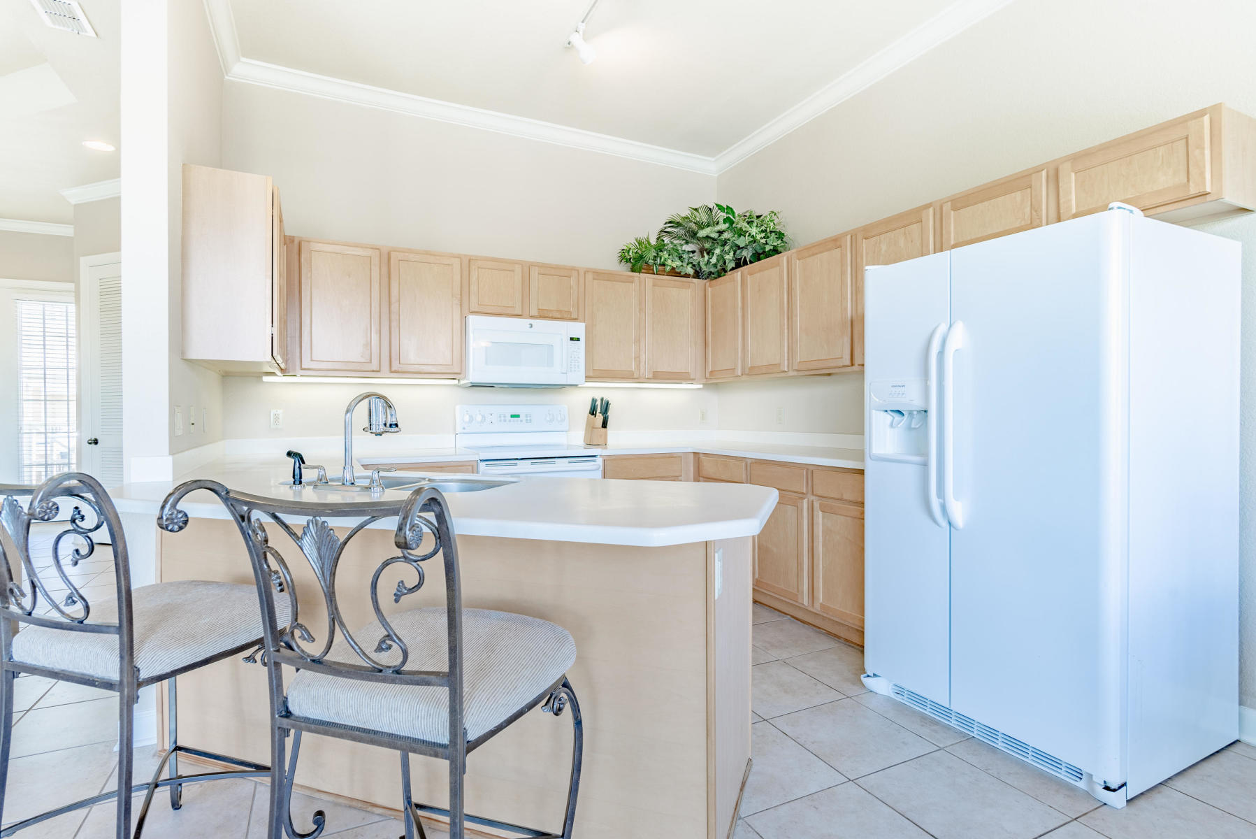 CRYSTAL COVE - Residential