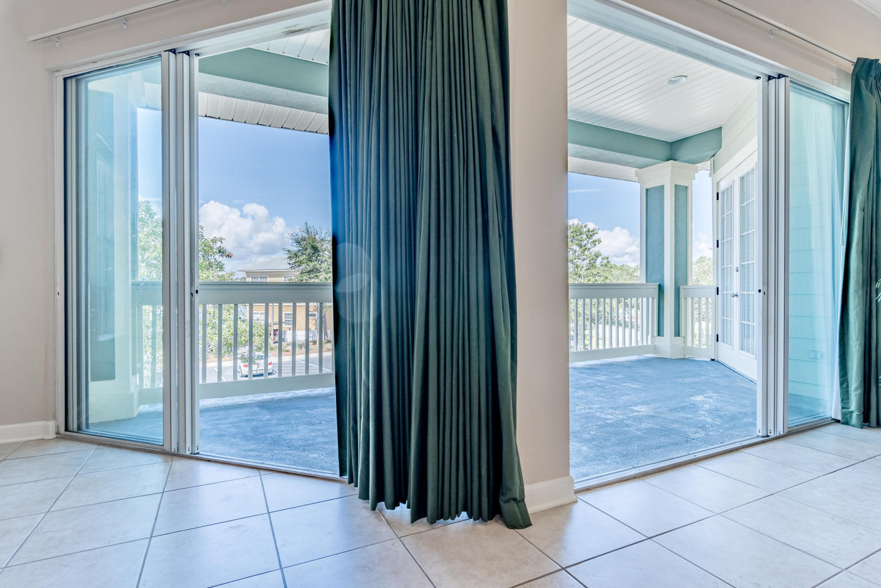 CRYSTAL COVE - Residential