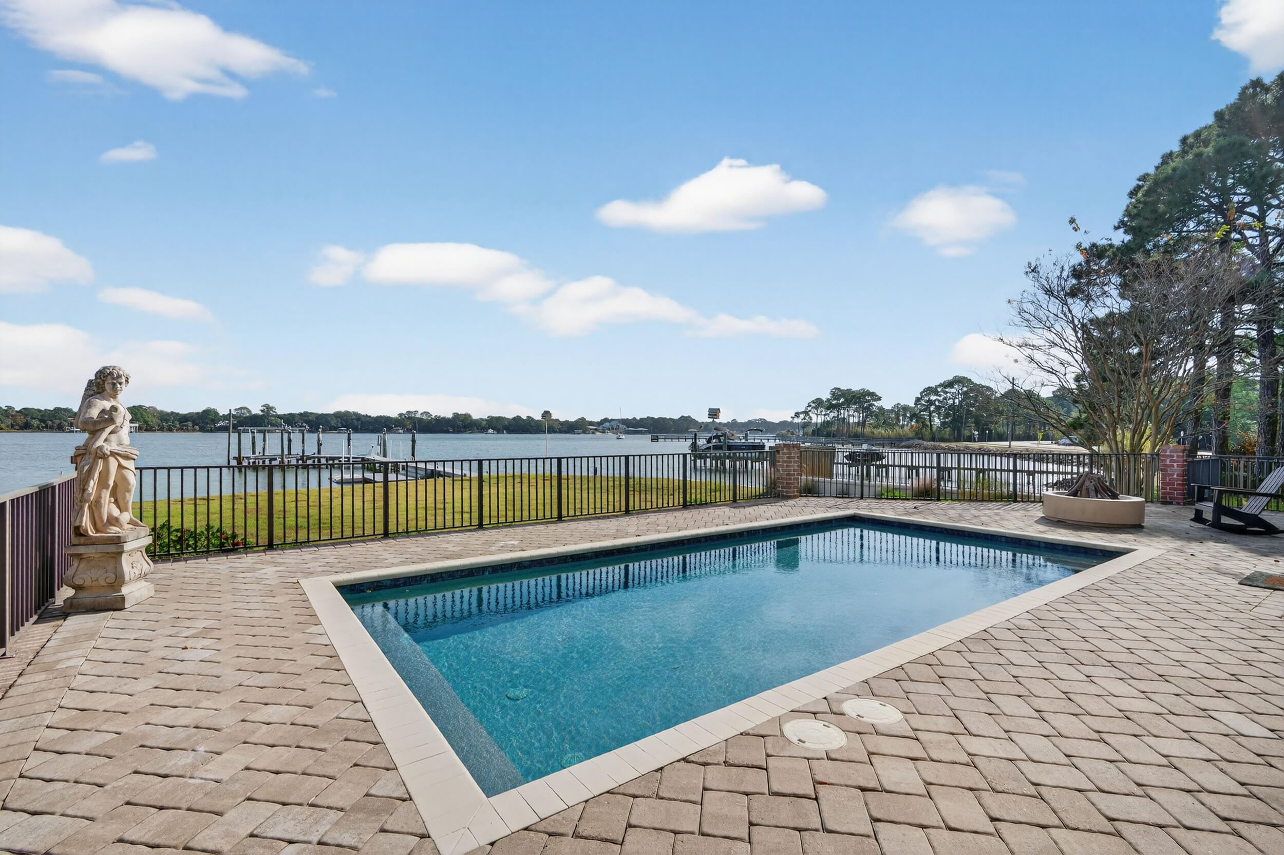 PEACOCKS POINT REPLAT - Residential