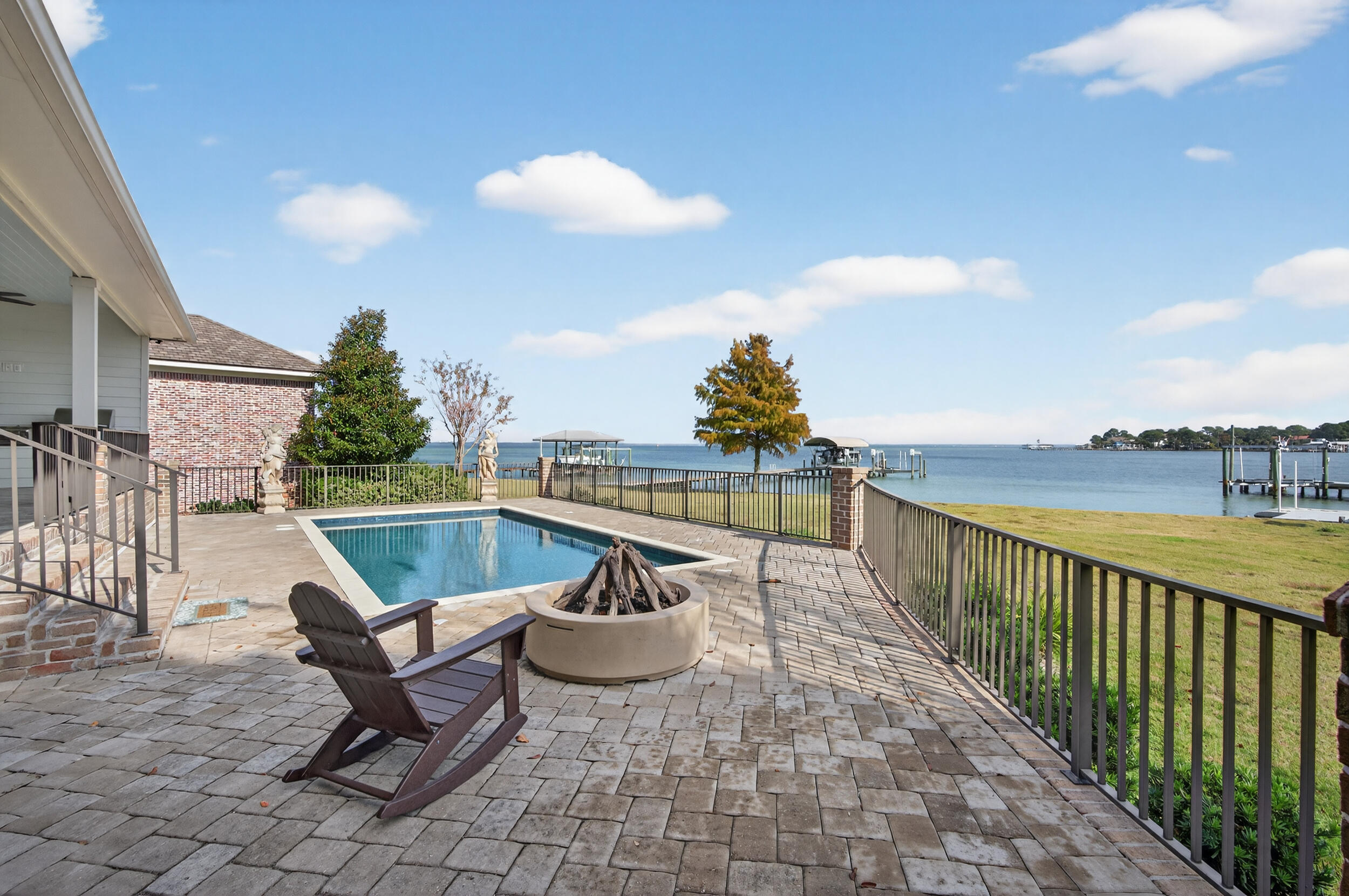 PEACOCKS POINT REPLAT - Residential