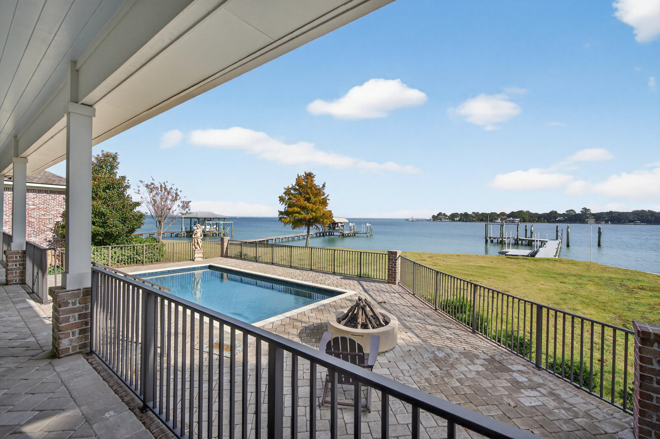 PEACOCKS POINT REPLAT - Residential