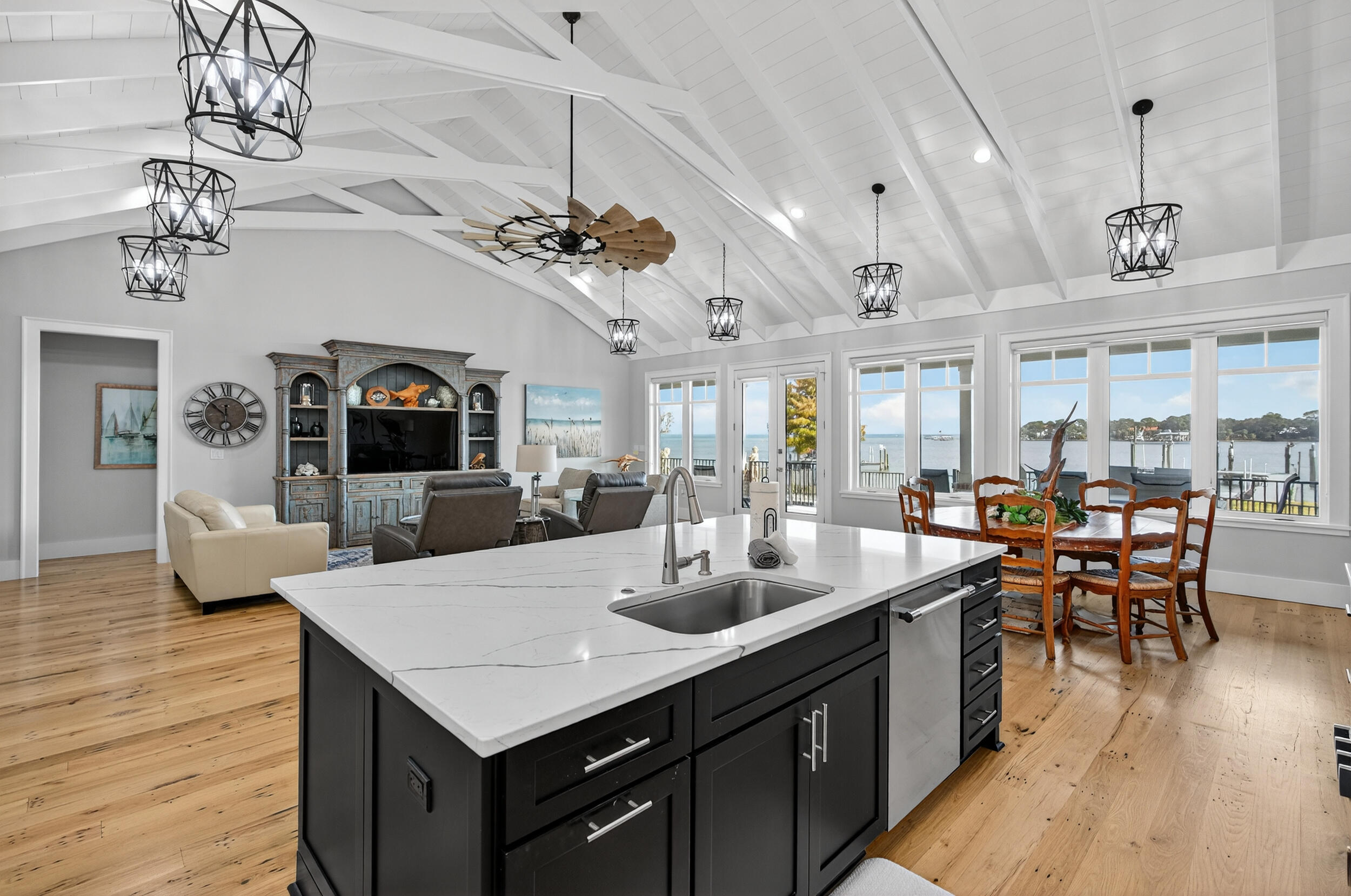 PEACOCKS POINT REPLAT - Residential