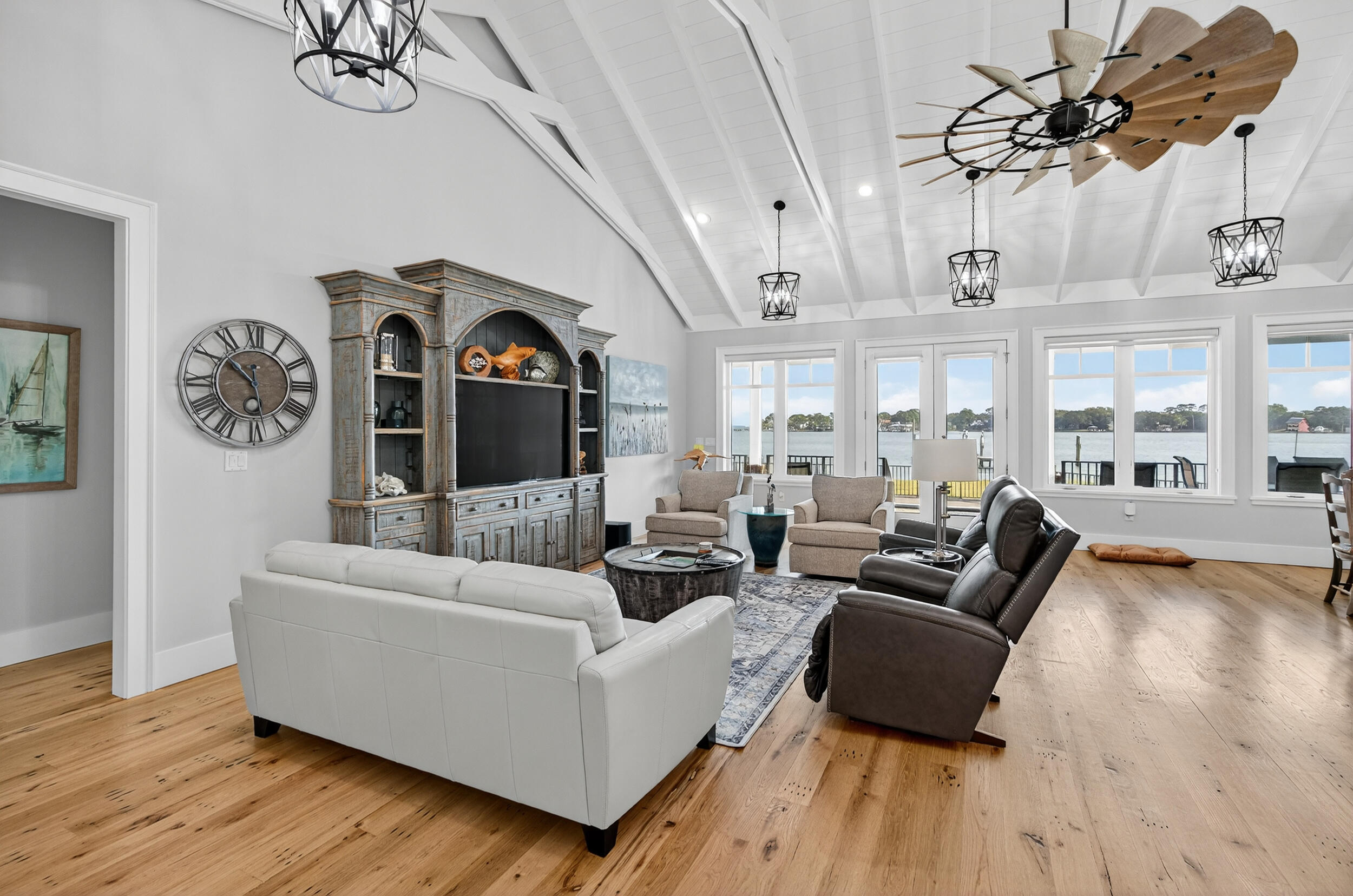 PEACOCKS POINT REPLAT - Residential