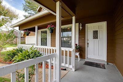 MARY ESTHER MANOR - Residential