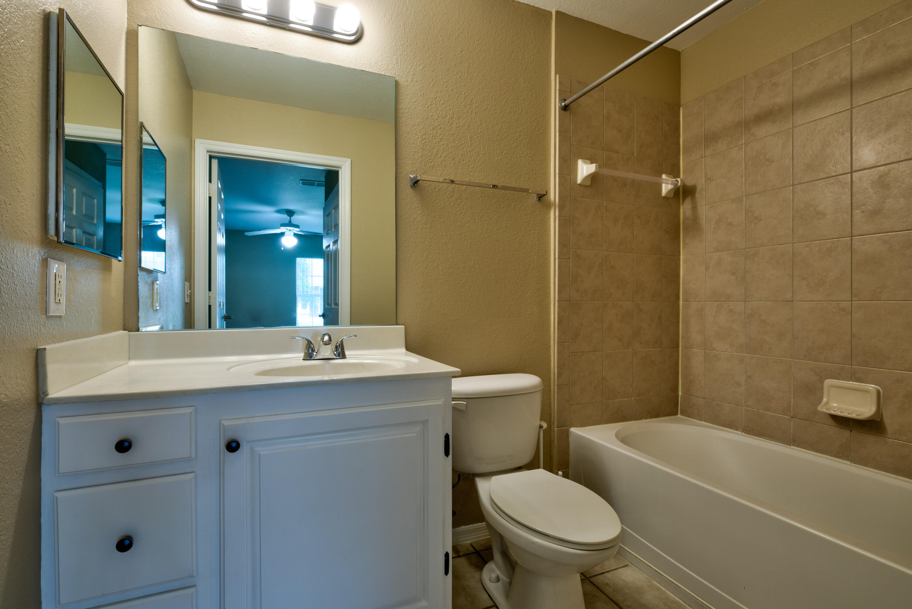 NAUTILUS CONDO - Residential