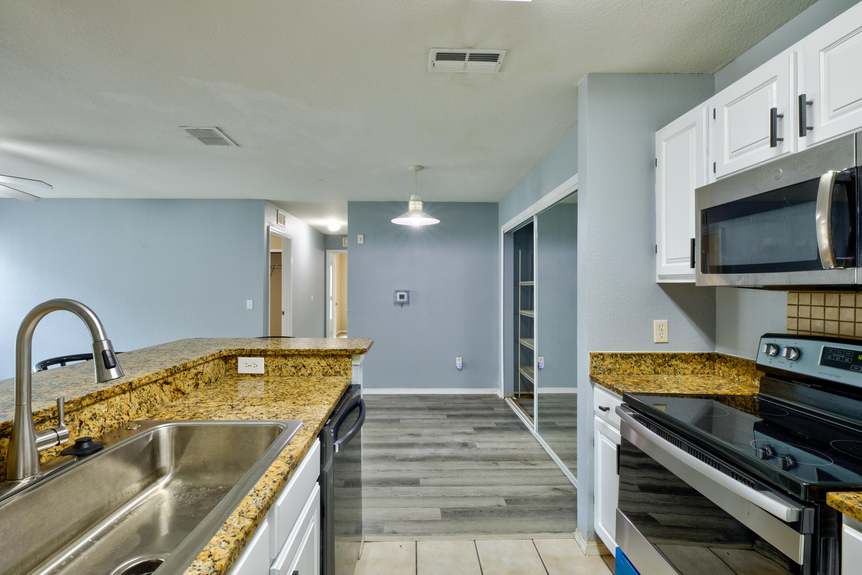 NAUTILUS CONDO - Residential