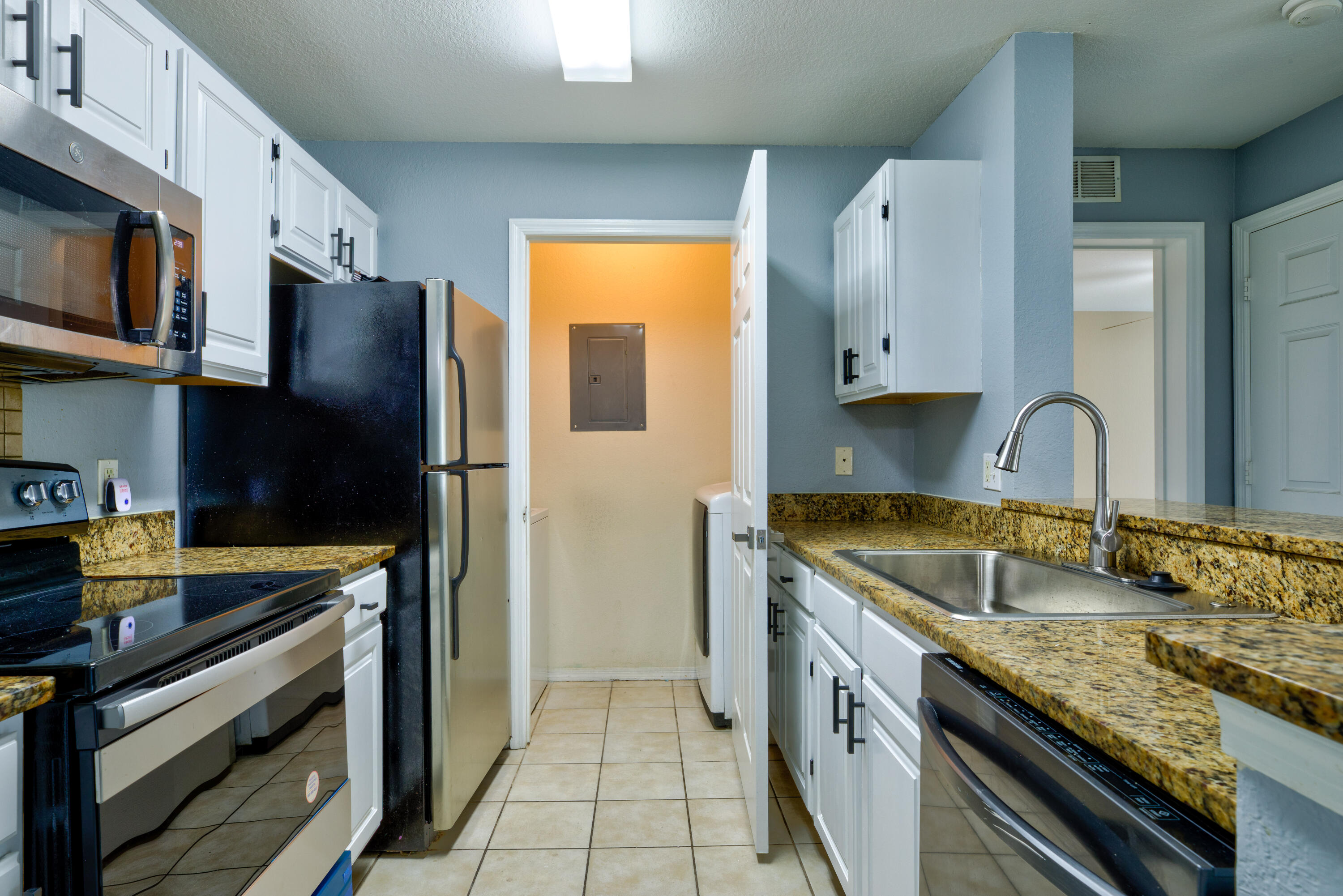 NAUTILUS CONDO - Residential