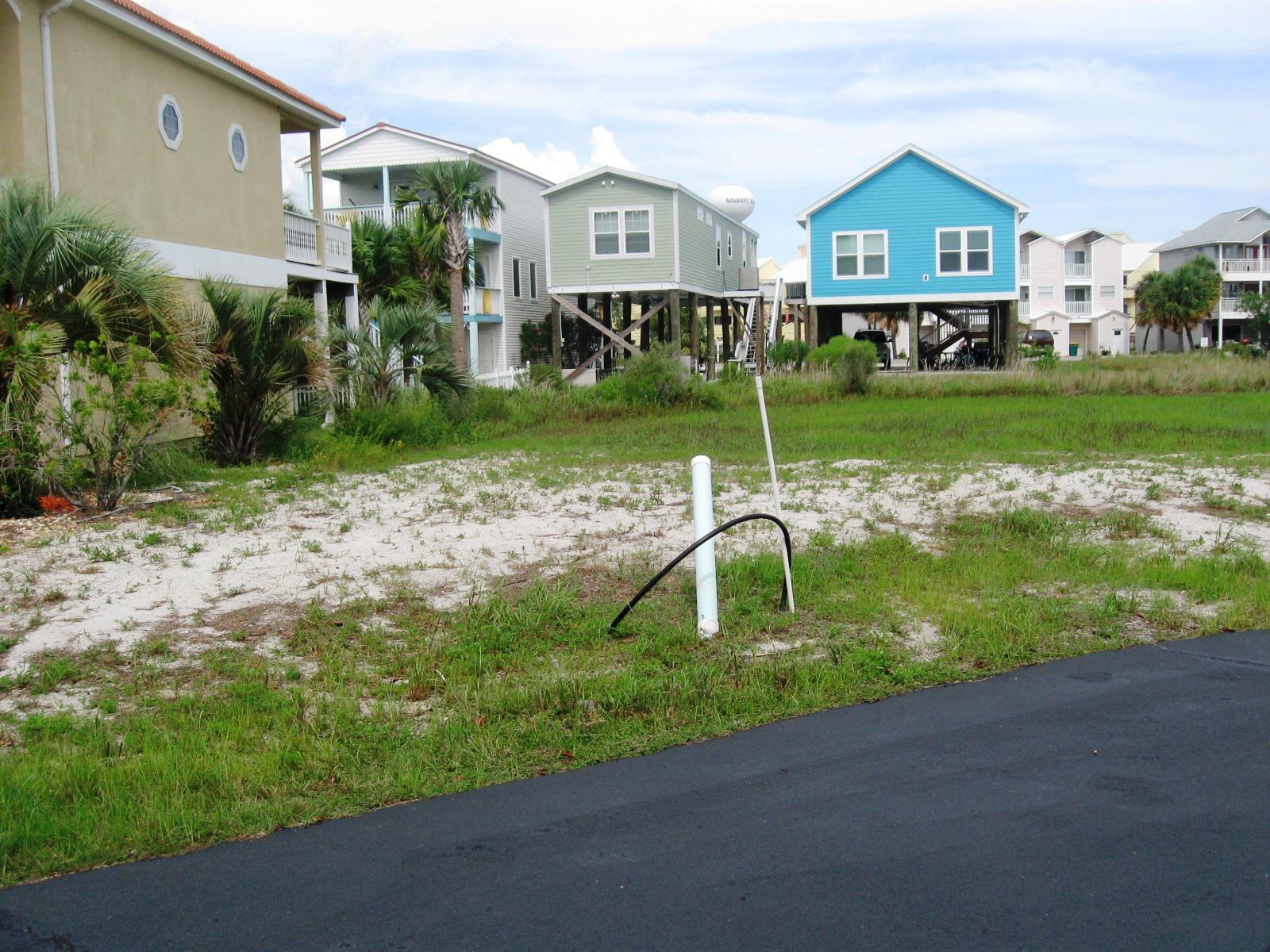 VILLAGE AT NAVARRE - Land