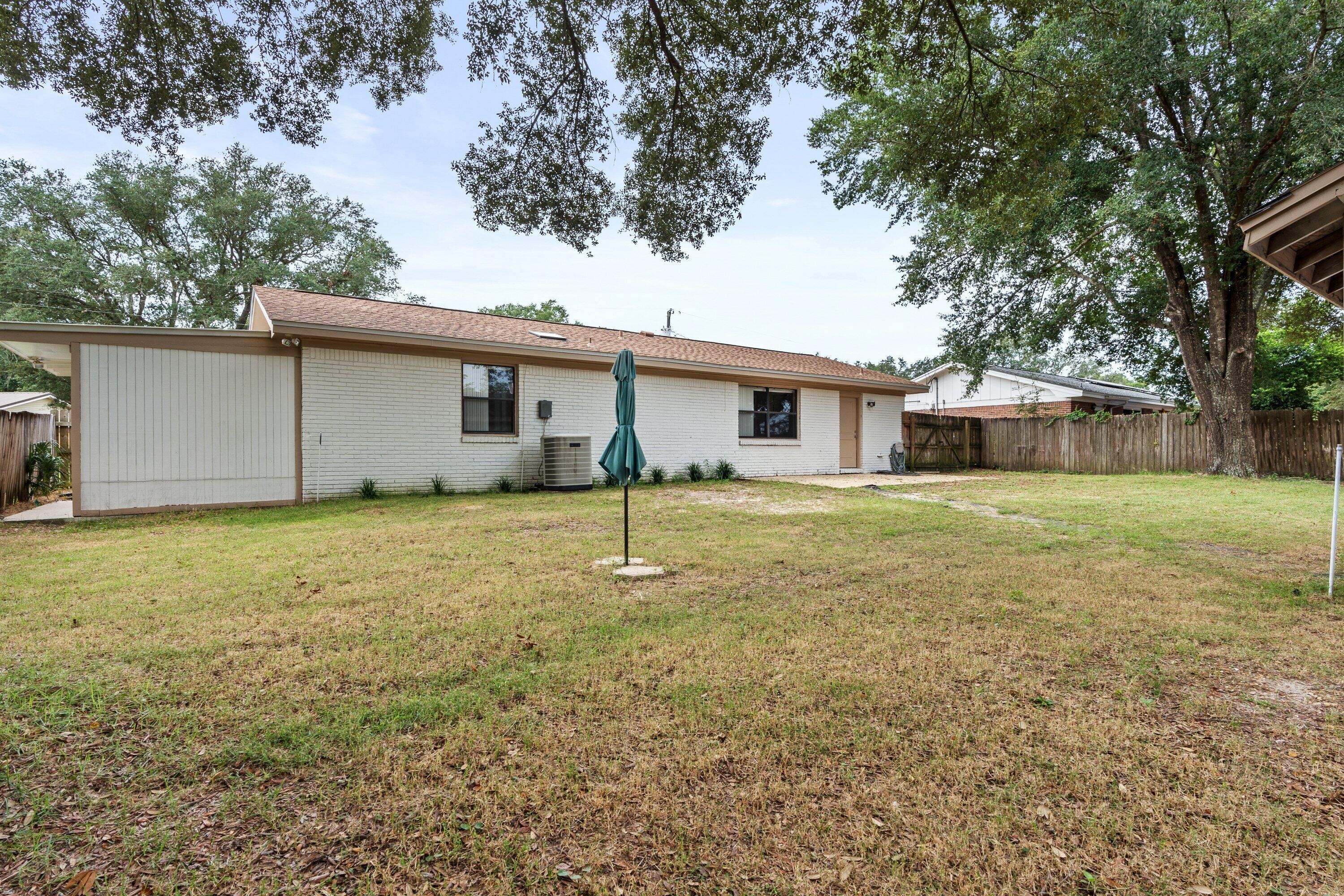 CAROL ANNE MANOR - Residential