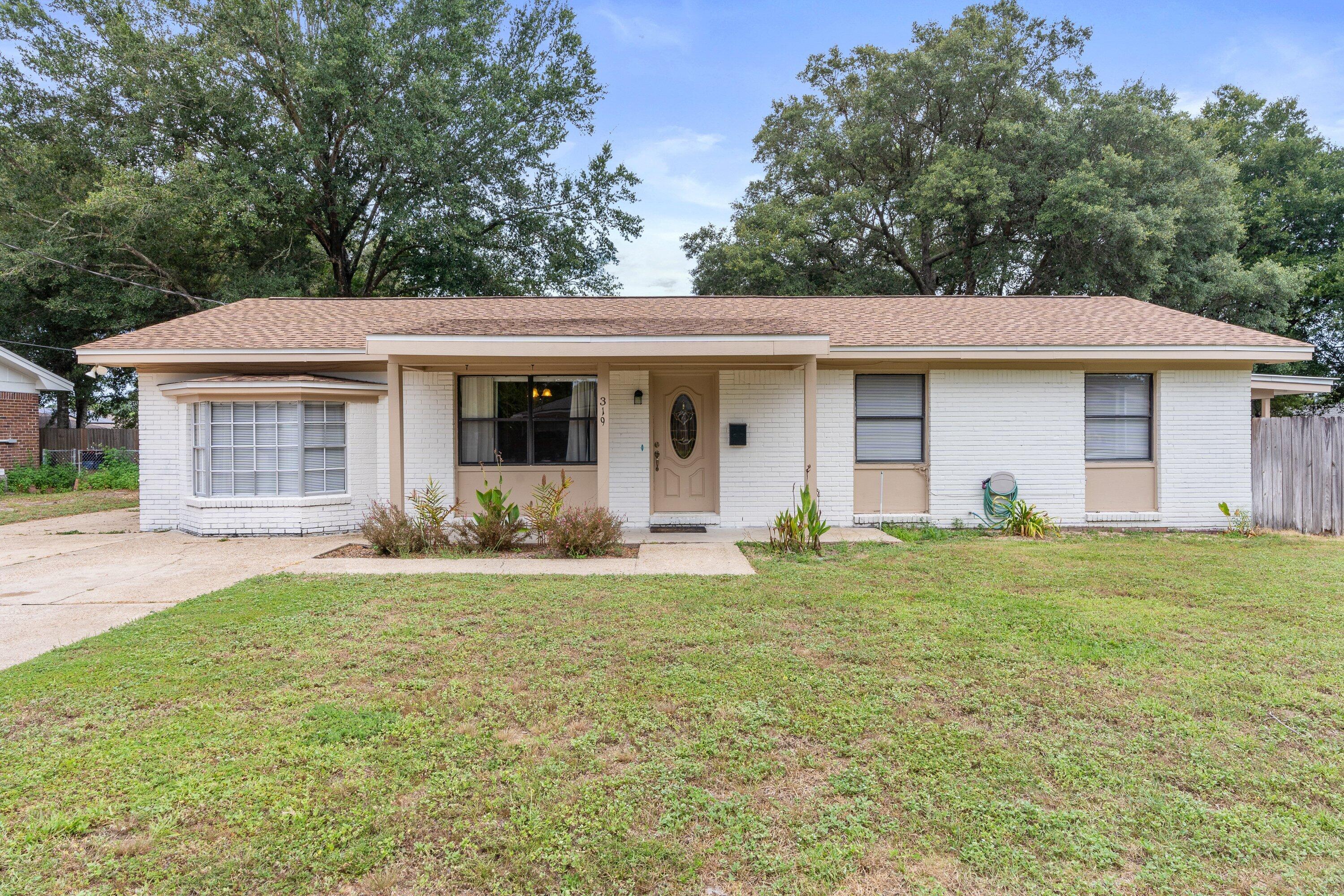 CAROL ANNE MANOR - Residential