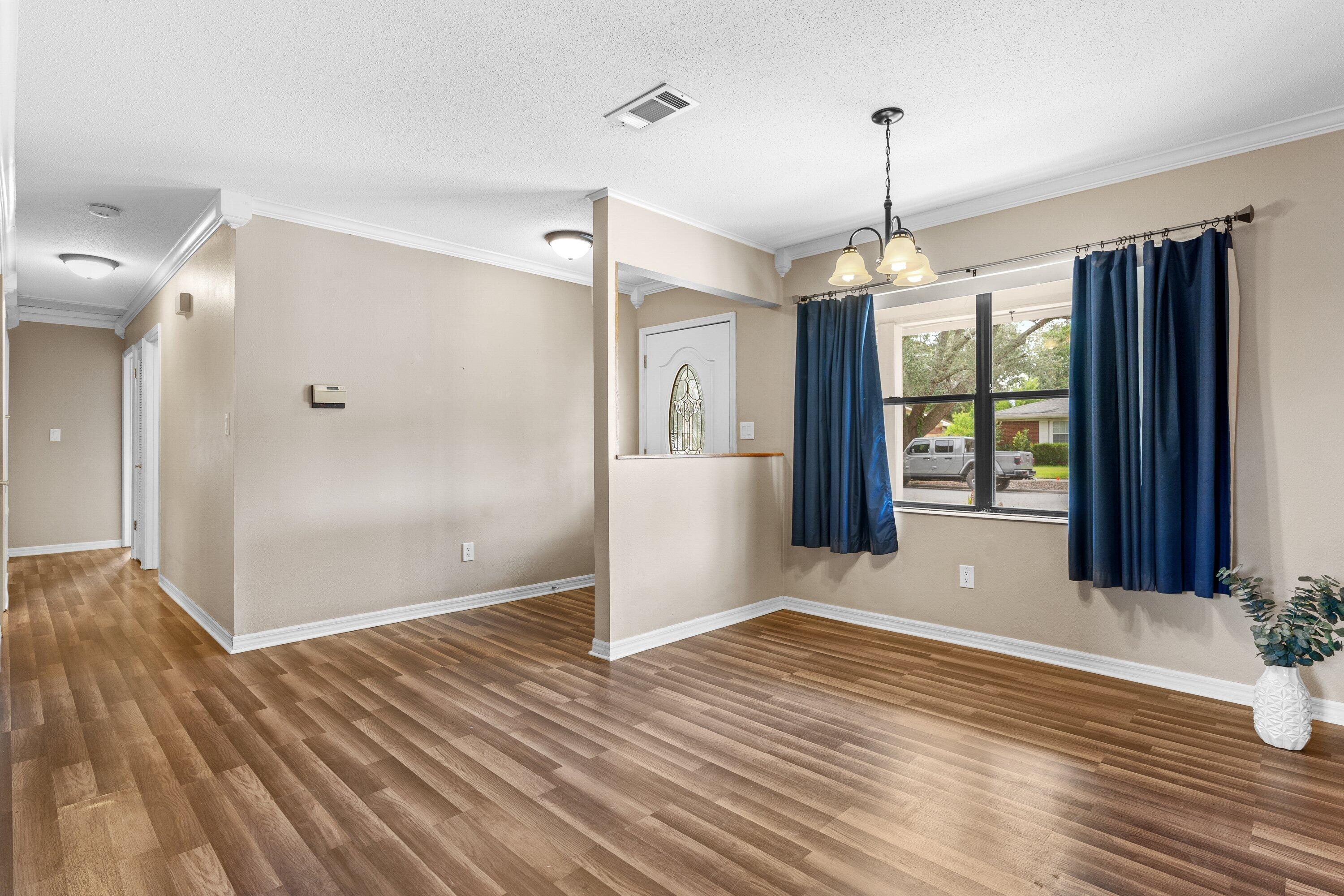 CAROL ANNE MANOR - Residential