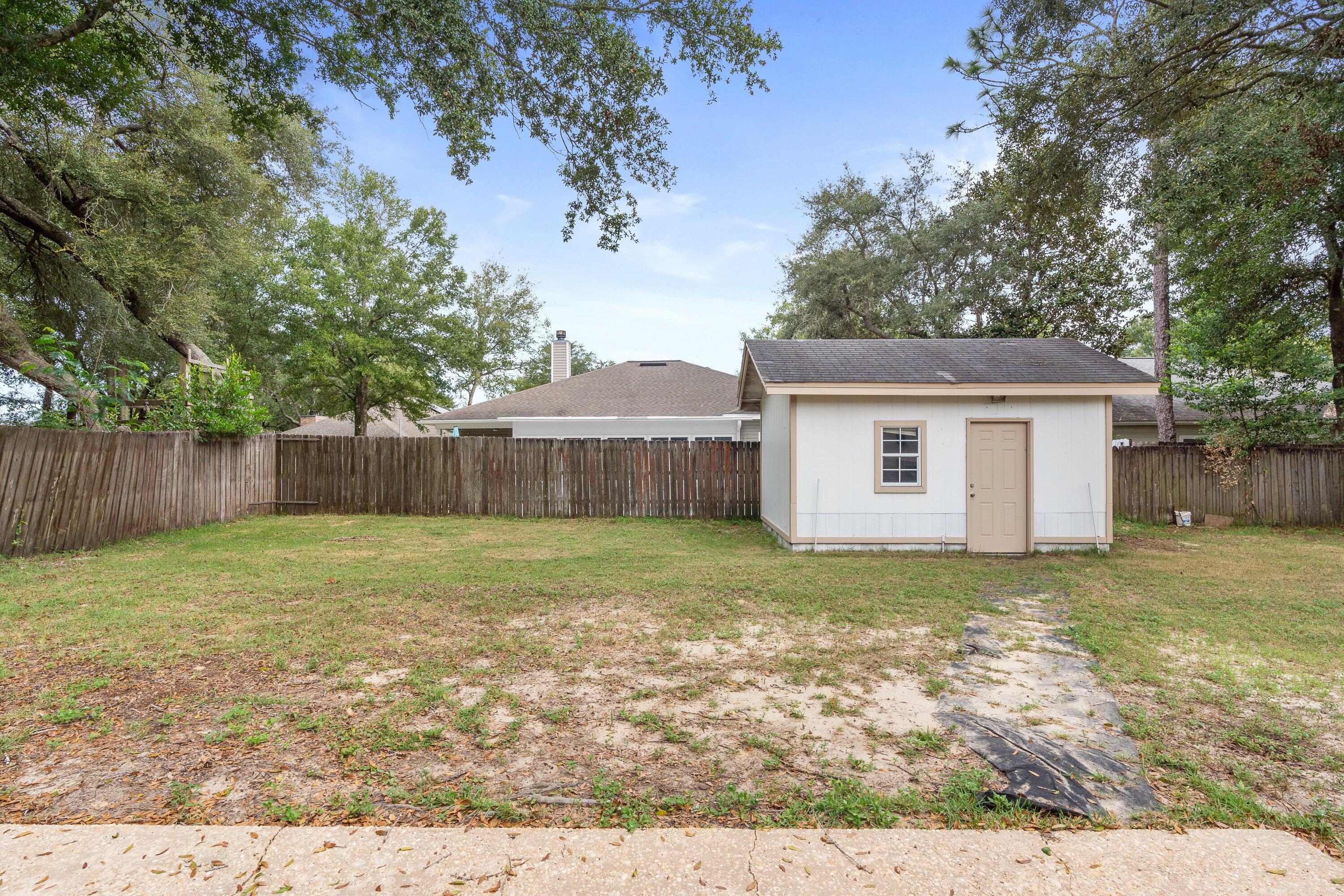 CAROL ANNE MANOR - Residential