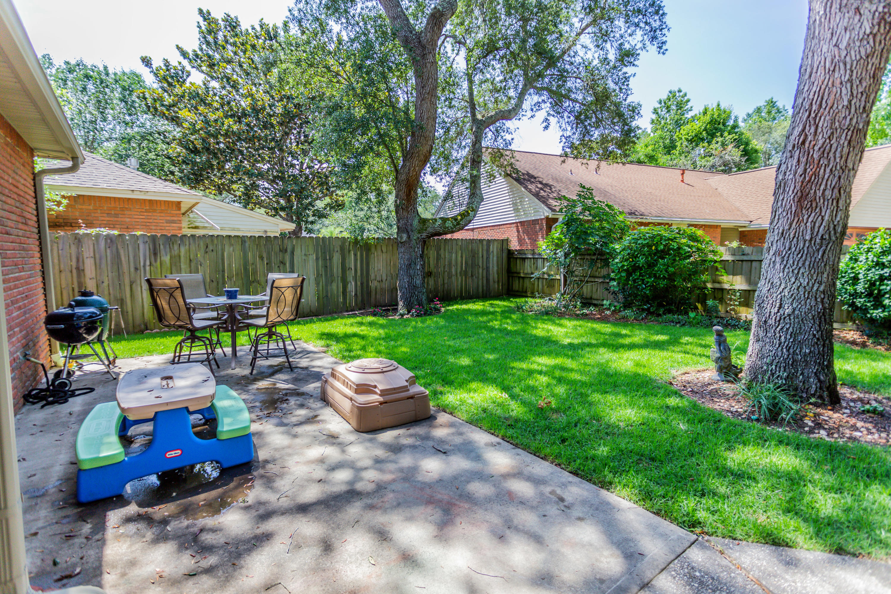 PARKWOOD COURT AT BLUEWATER BAY - Residential