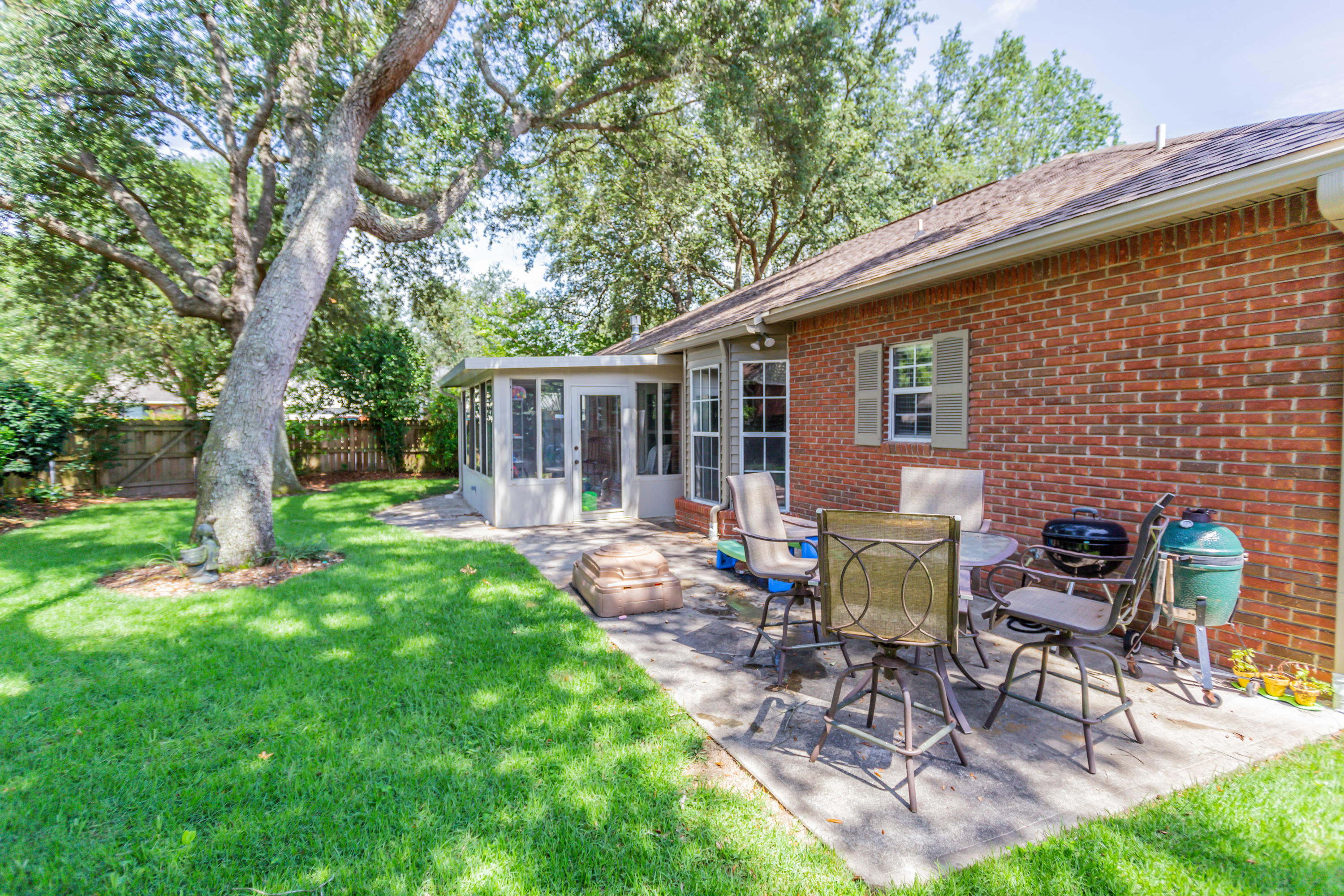 PARKWOOD COURT AT BLUEWATER BAY - Residential